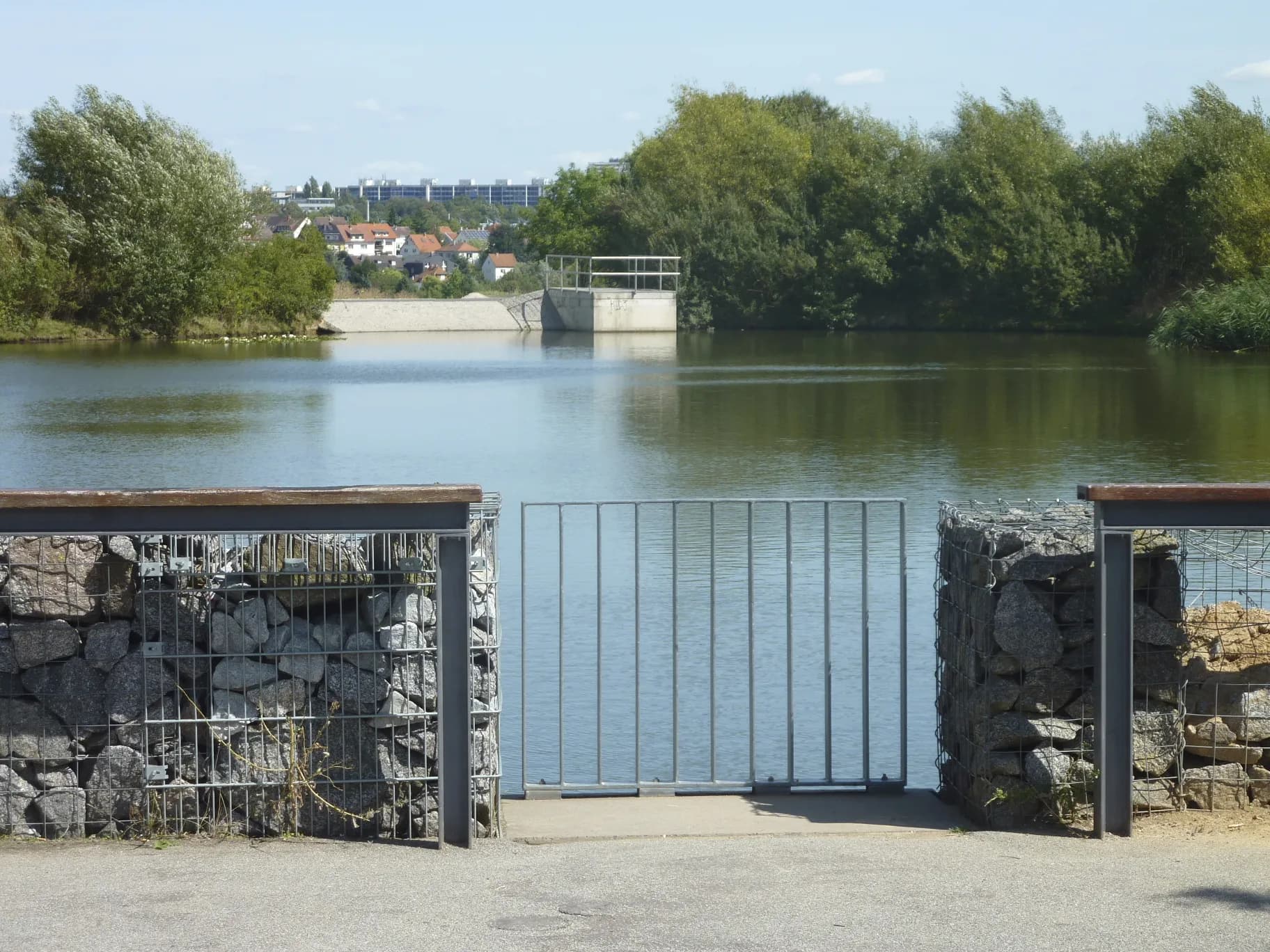 Teich im Kätcheslachpark in Frankfurt Kalbach-Riedberg