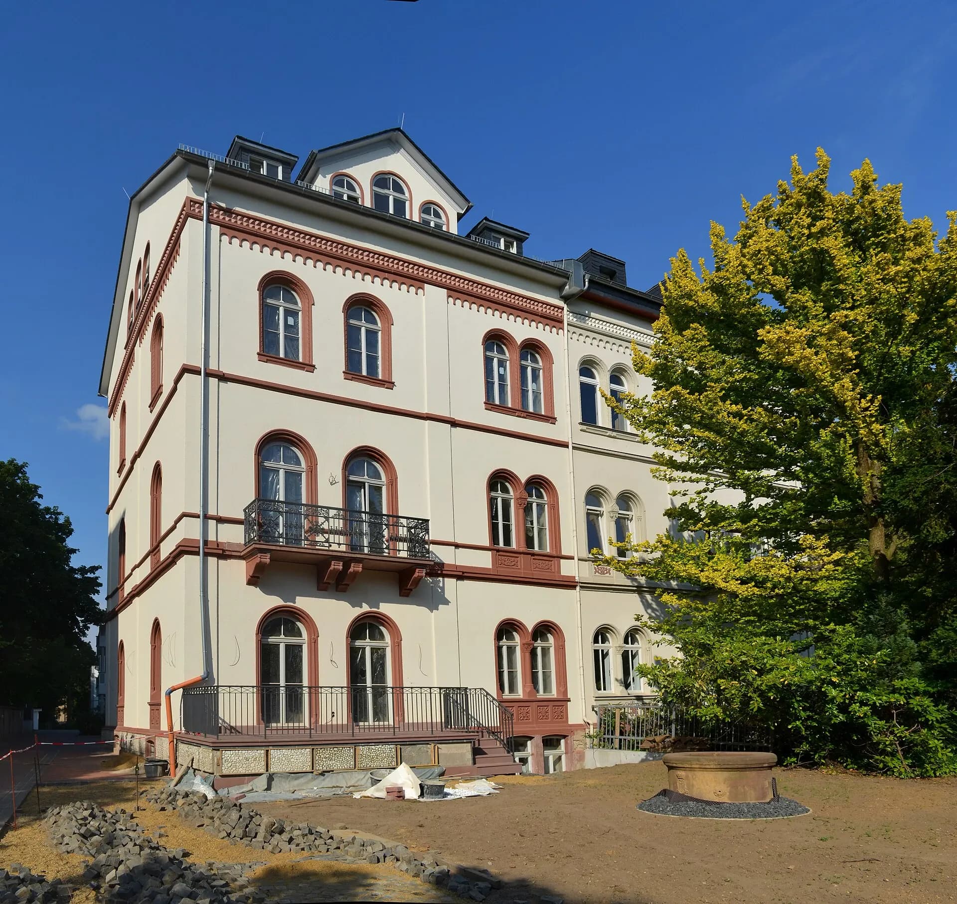 Villa mit Ginkgo an der Kaiser-Friedrich-Promenade in Bad Homburg