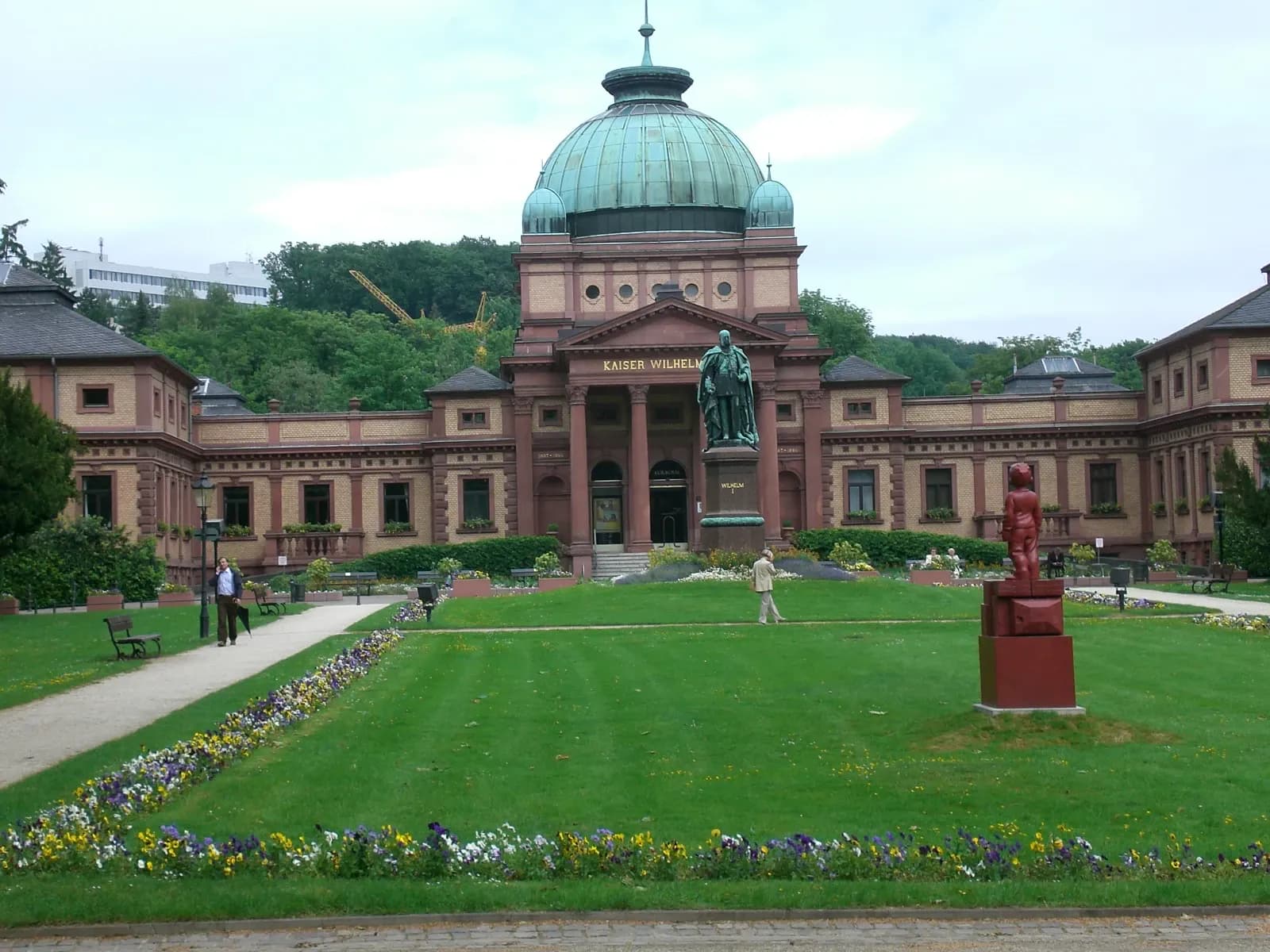 Frontansicht des Kaiser-Wilhelms-Bads in Bad Homburg