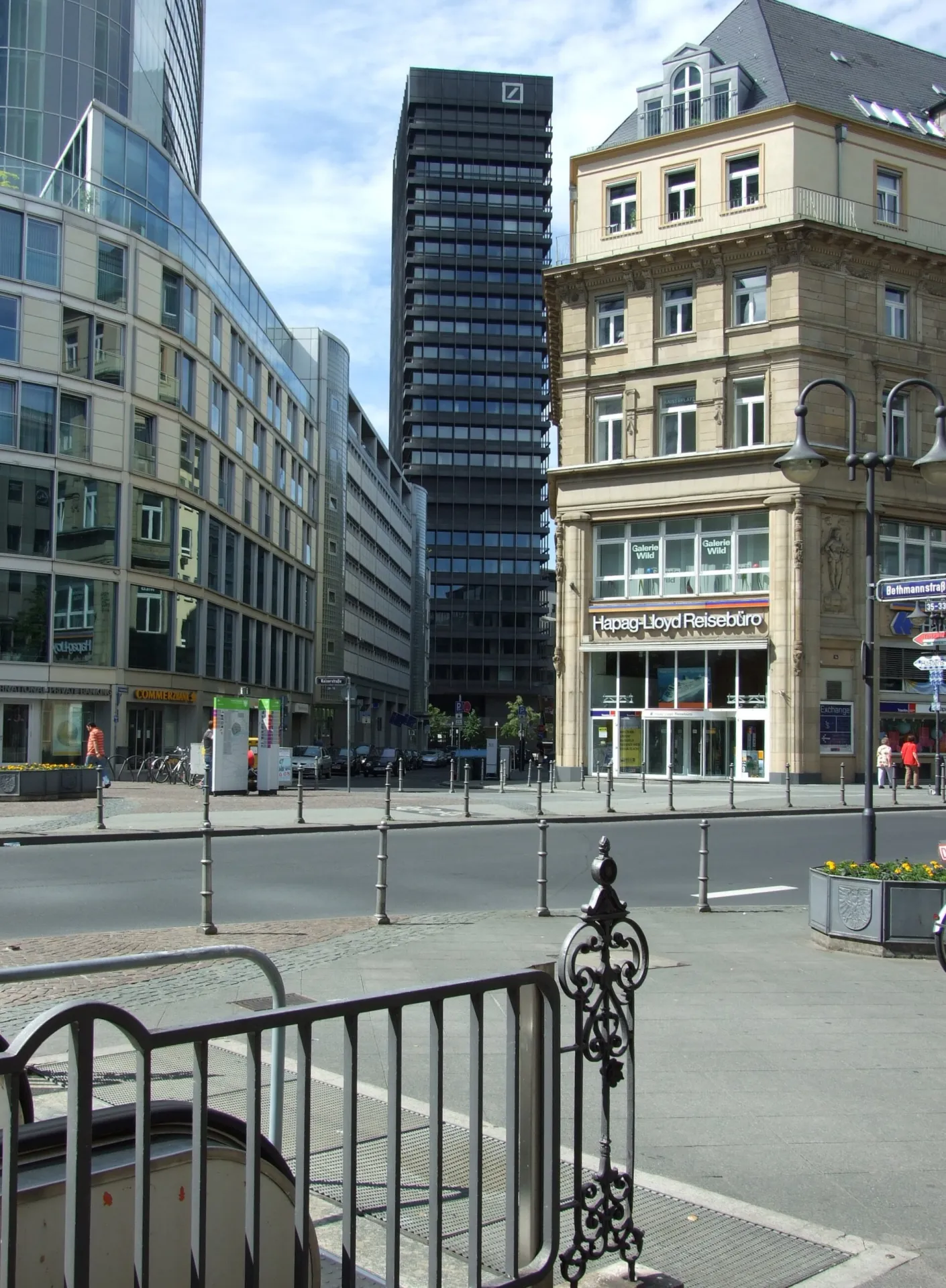 Eckhaus am Kaiserplatz in der Frankfurter Innenstadt