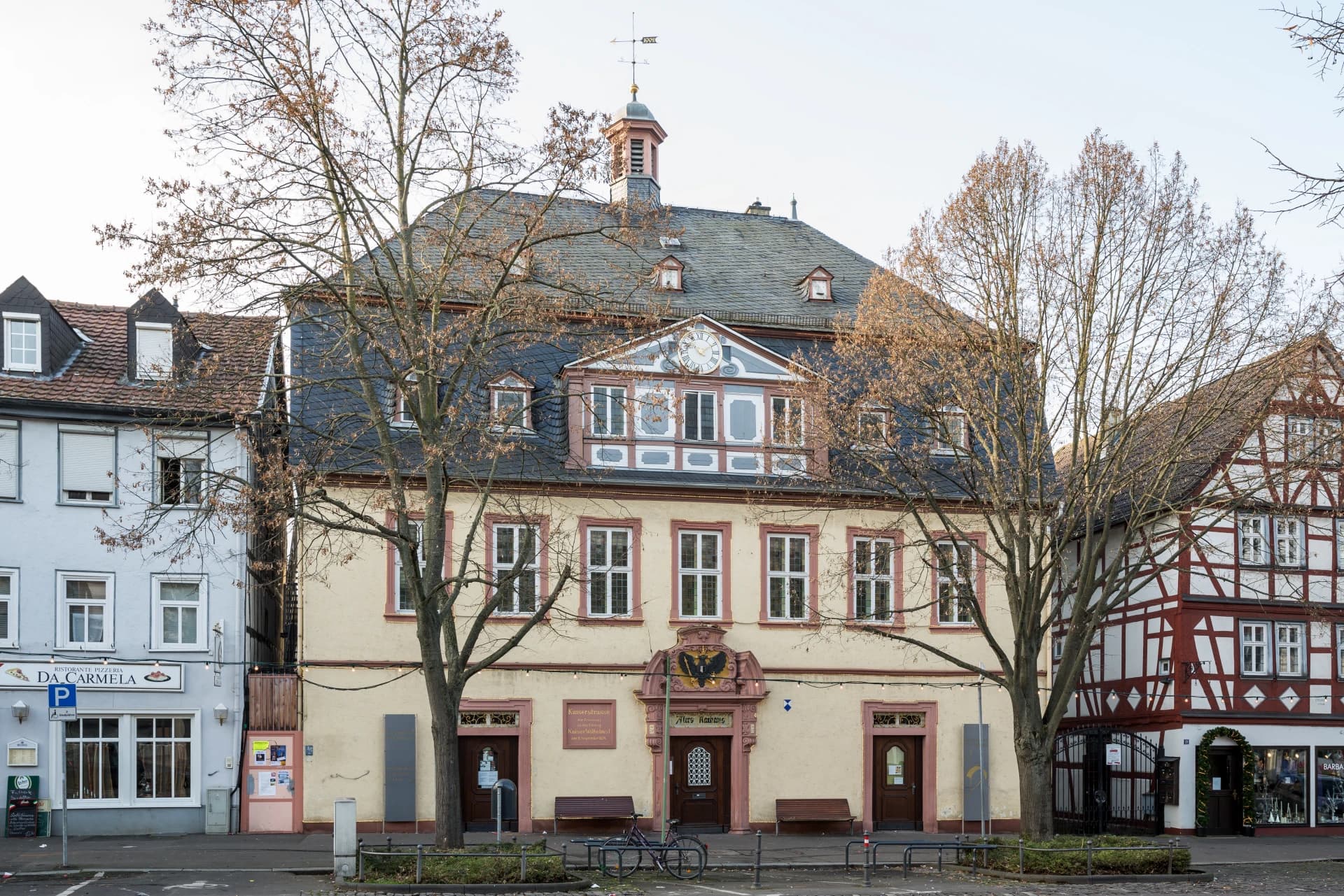 Kaiserstraße 21 mit Dachreiter in Friedberg (Hessen)