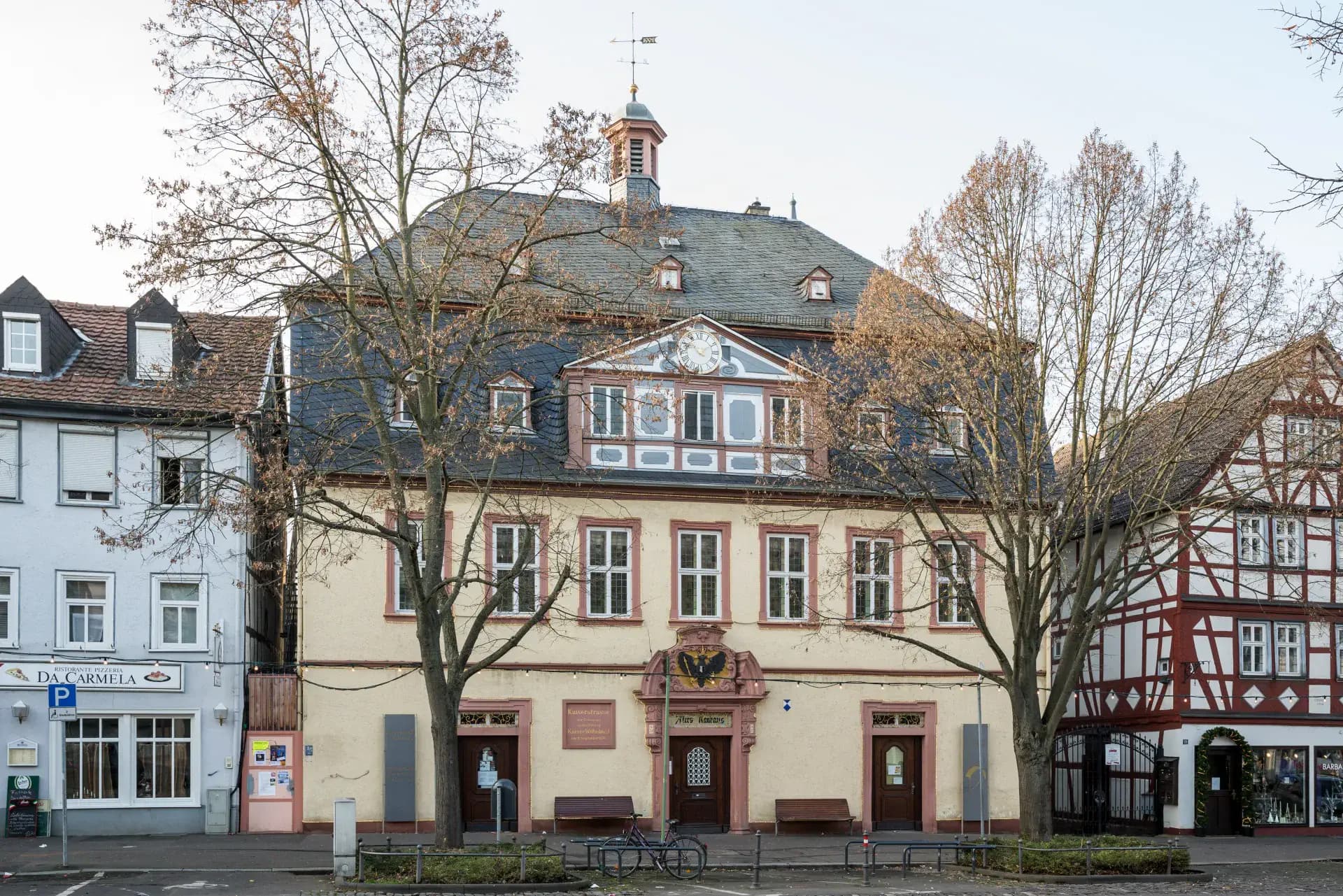 Kaiserstraße 21 mit Dachreiter in Friedberg (Hessen)