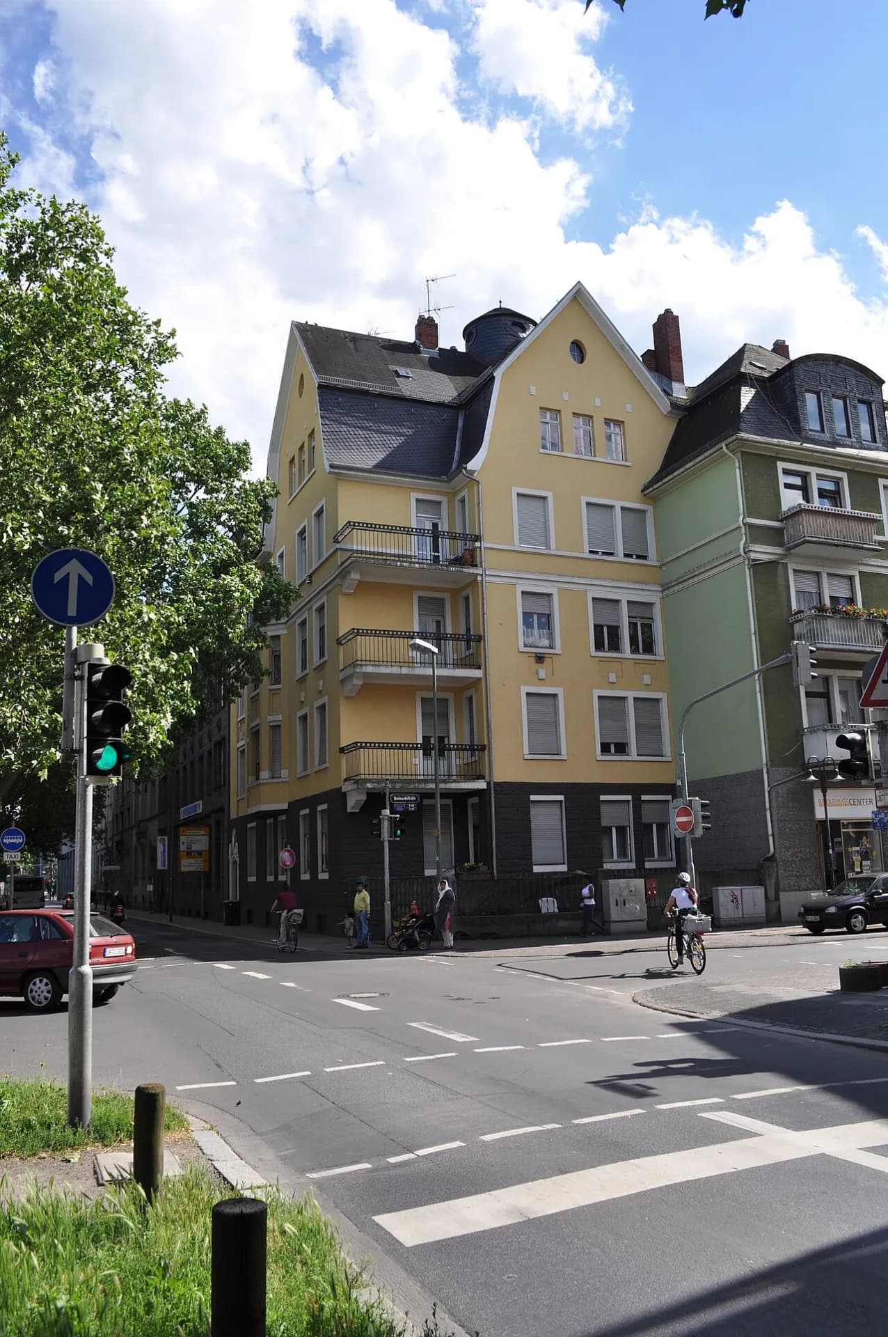 Straßenkreuzung an der Kaiserstraße 88 in Offenbach
