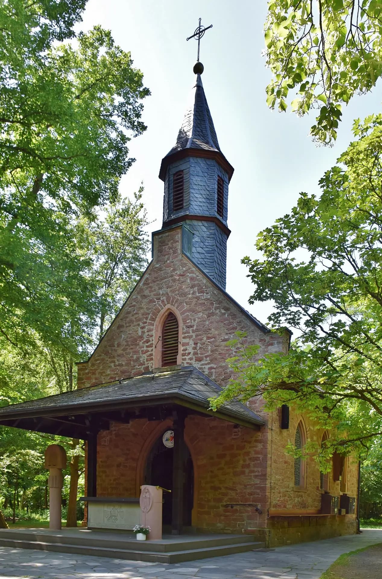 Vorhalle der Wallfahrtskapelle Liebfrauenheide bei Hainburg