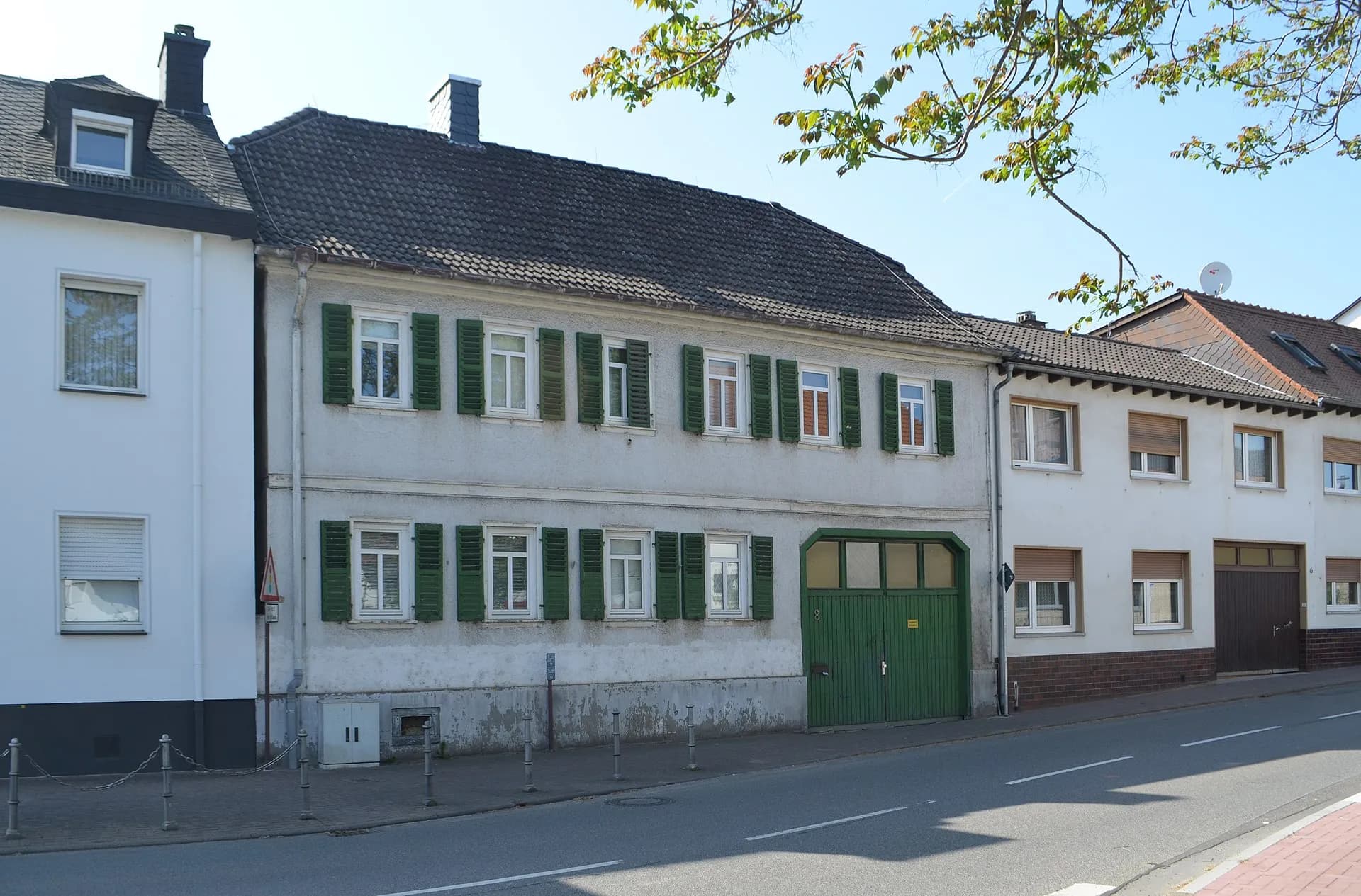 Häuserzeile in der Kapellenstraße 8 in Kriftel