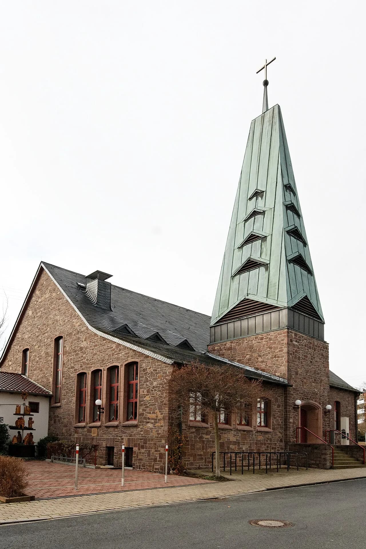Turm der katholischen Kirche St. Marien in Dreieich-Götzenhain