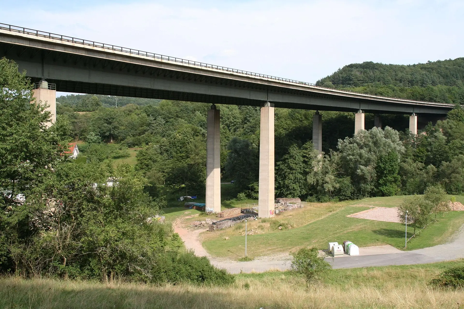 Kauppenbrücke der A3 über dem Aschafftal bei Waldaschaff