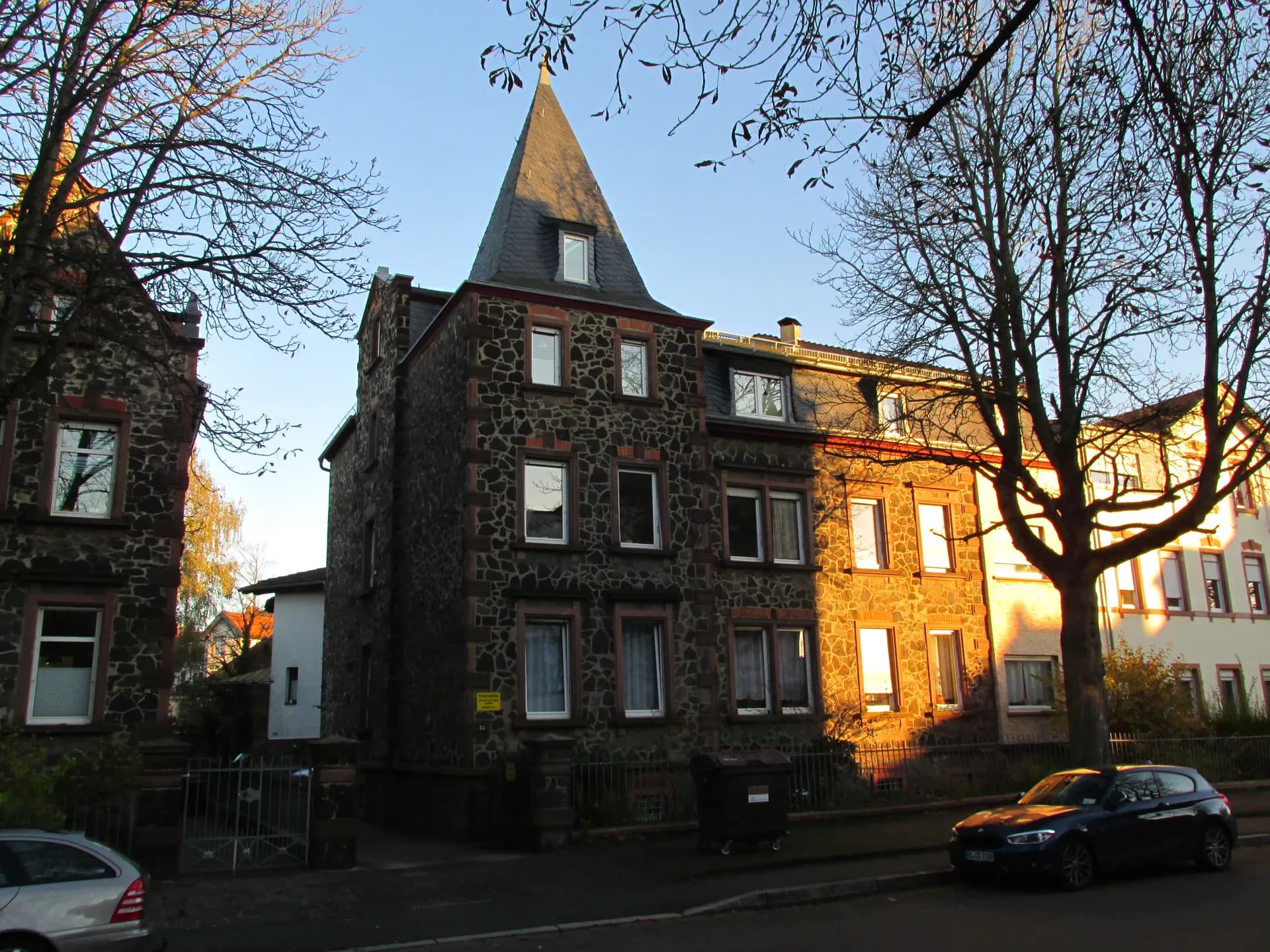 Basaltsteinhaus in der Kastanienallee in Hanau-Kesselstadt