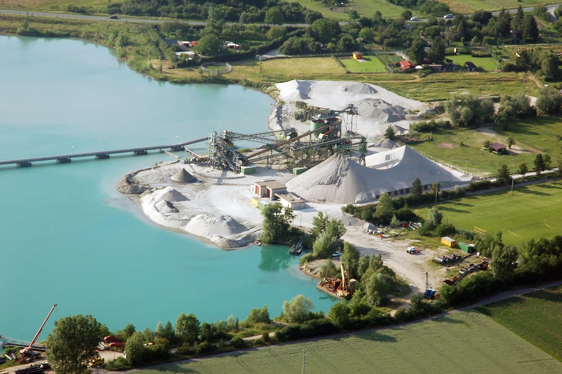 Luftbild der Kiesgrube bei Trebur-Geinsheim