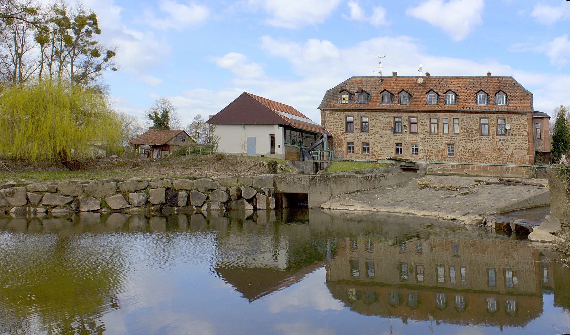 Kinzigmühle mit Mühlteich in Gründau