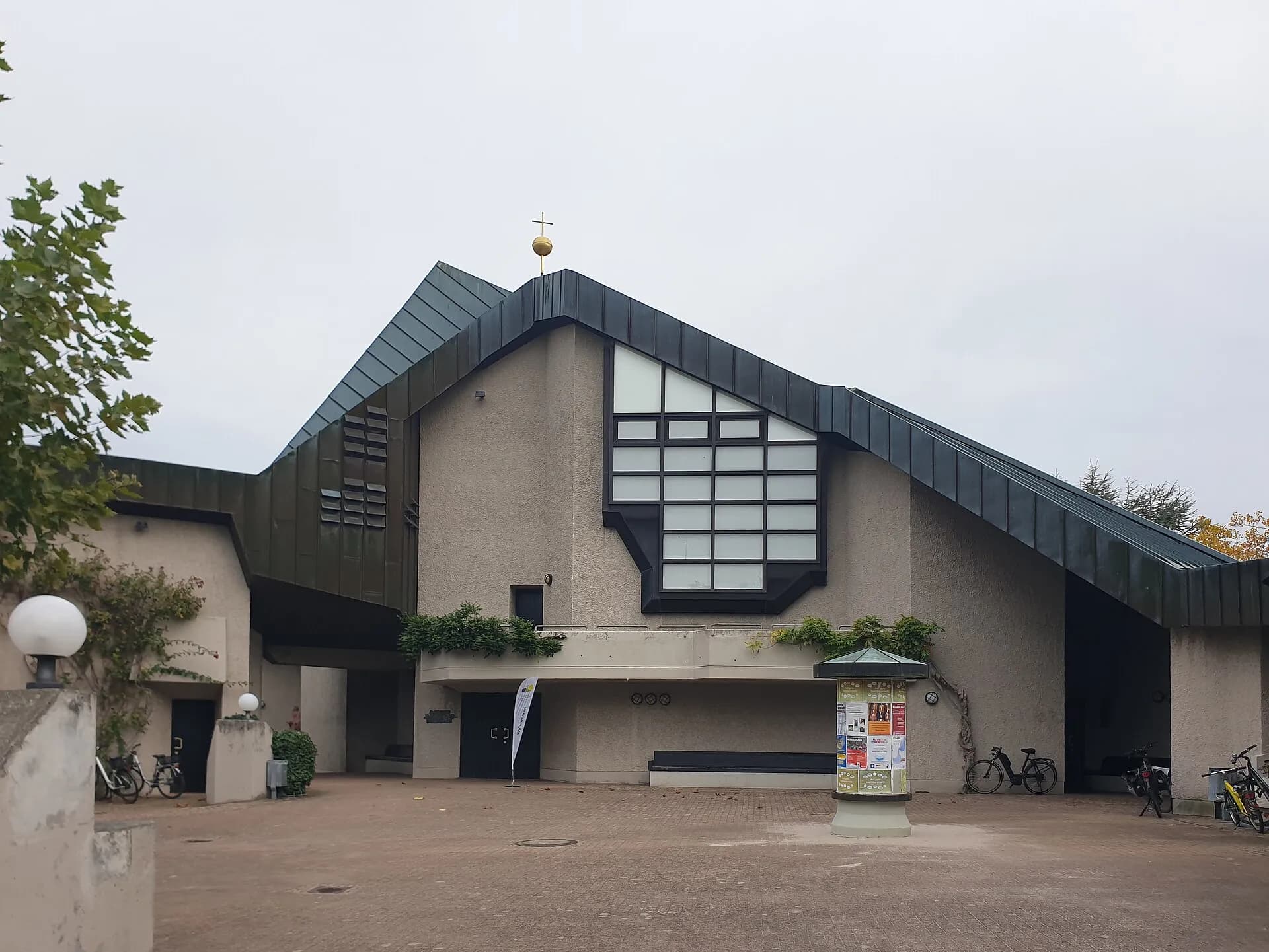 Katholische Kirche St. Jakobus in Darmstadt-Kranichstein