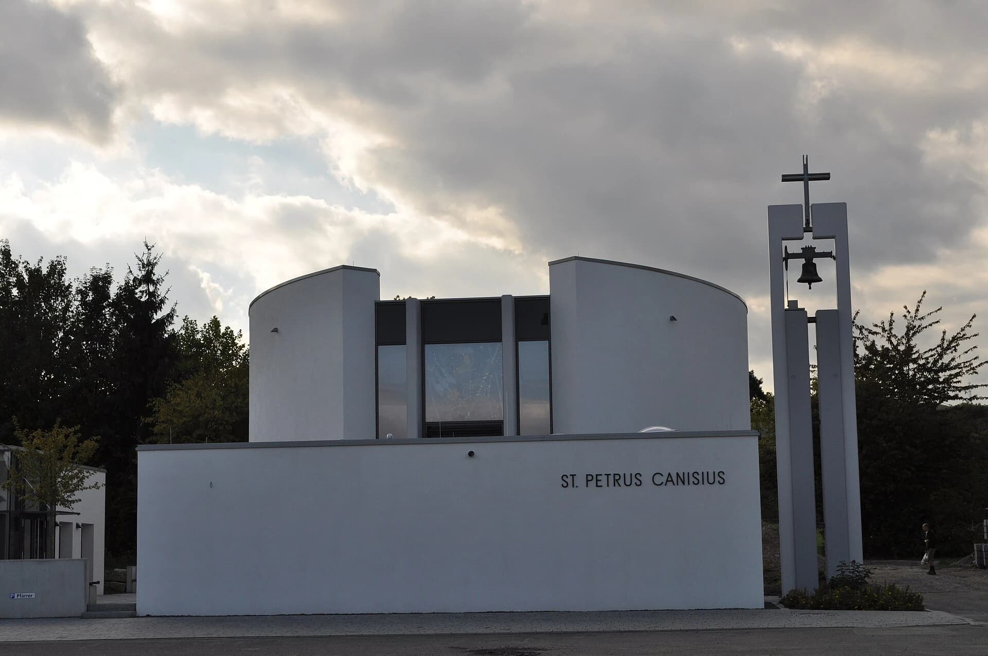 Katholische Kirche St. Petrus Canisius in Oberursel-Oberstedten