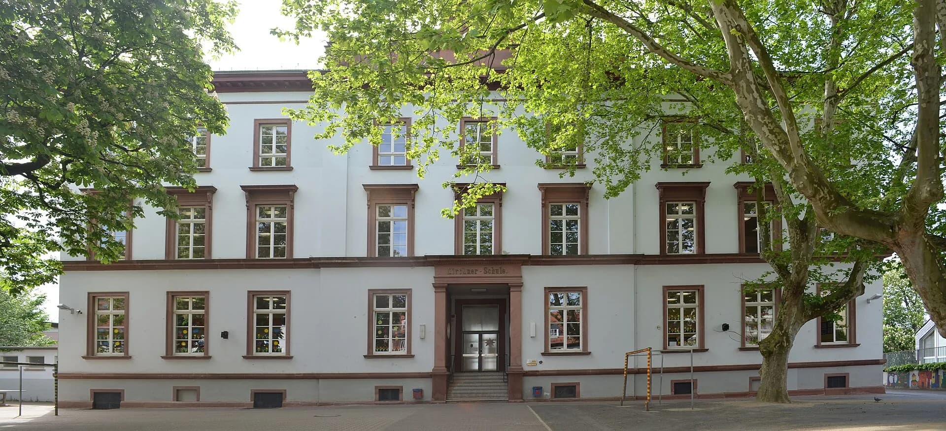 Kirchnerschule an der Löwengasse in Frankfurt Bornheim