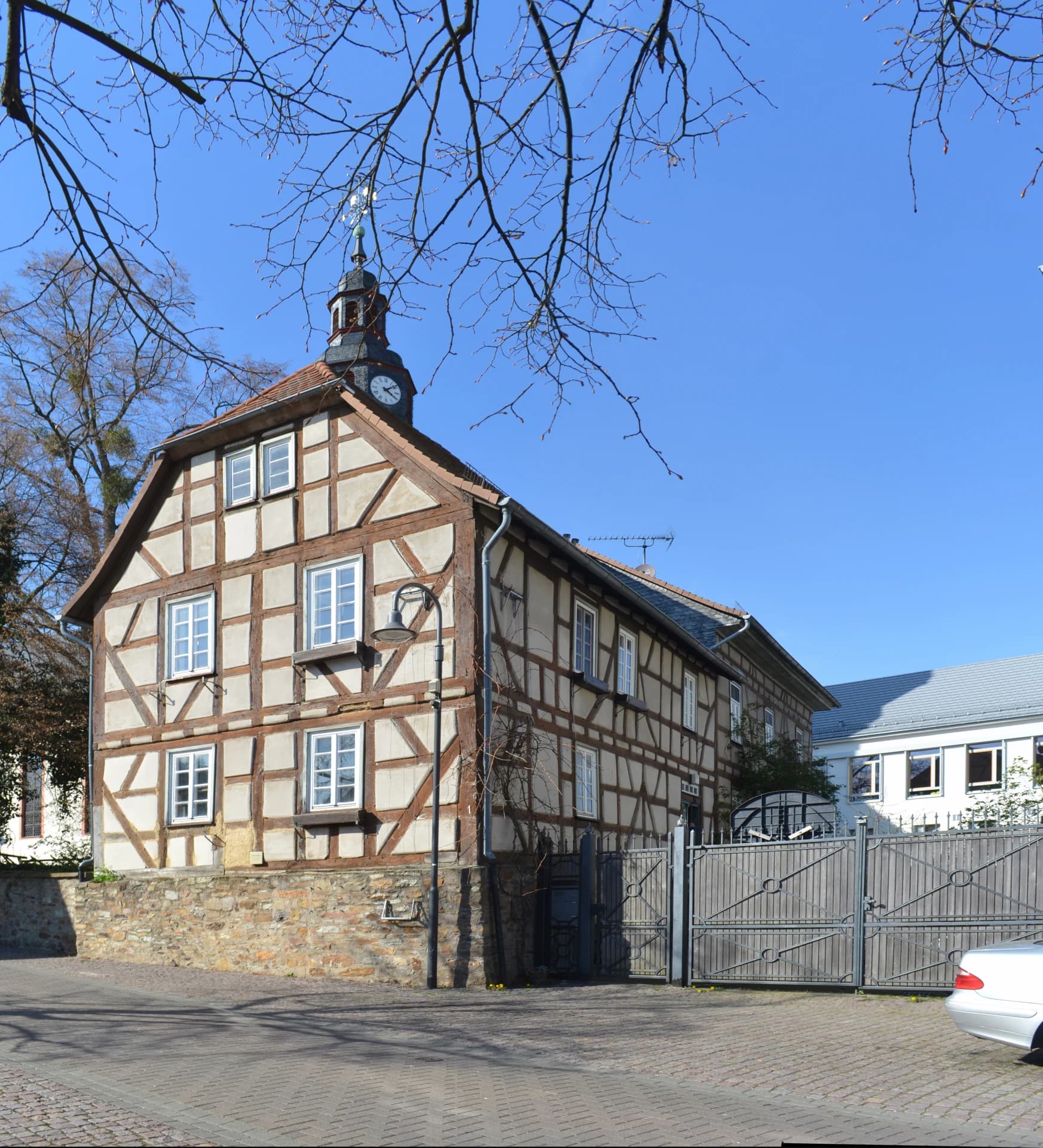 Fachwerkhaus Kirchstraße 1 in Ober-Rosbach, Rosbach vor der Höhe