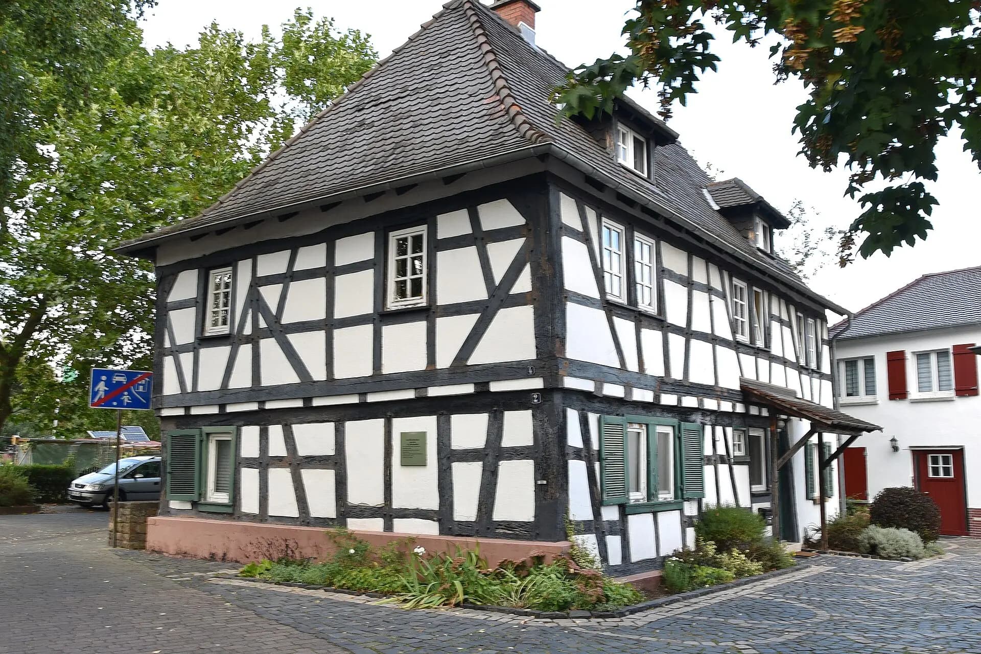 Fachwerkhaus Kirchstraße 2 bis 4 in Heusenstamm