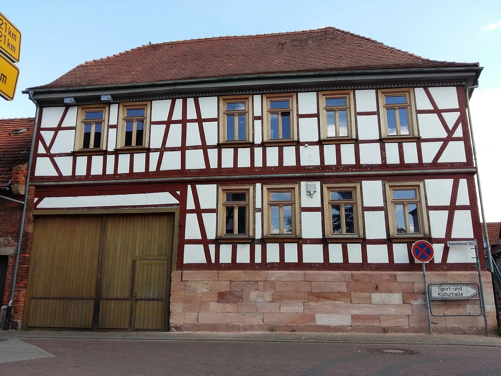 Hofreite mit Hoftor in der Kirchstraße in Münster-Altheim
