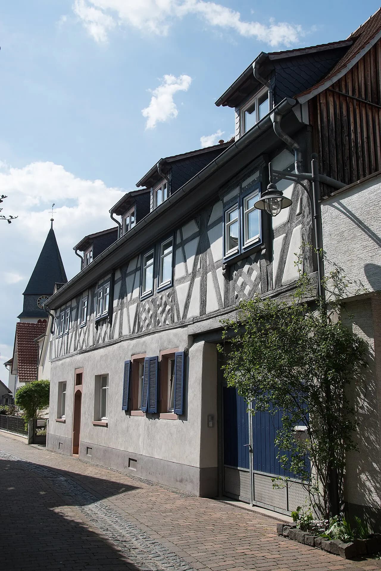 Fachwerkzeile in der Kirchstraße im Ortsteil Seeheim in Seeheim-Jugenheim
