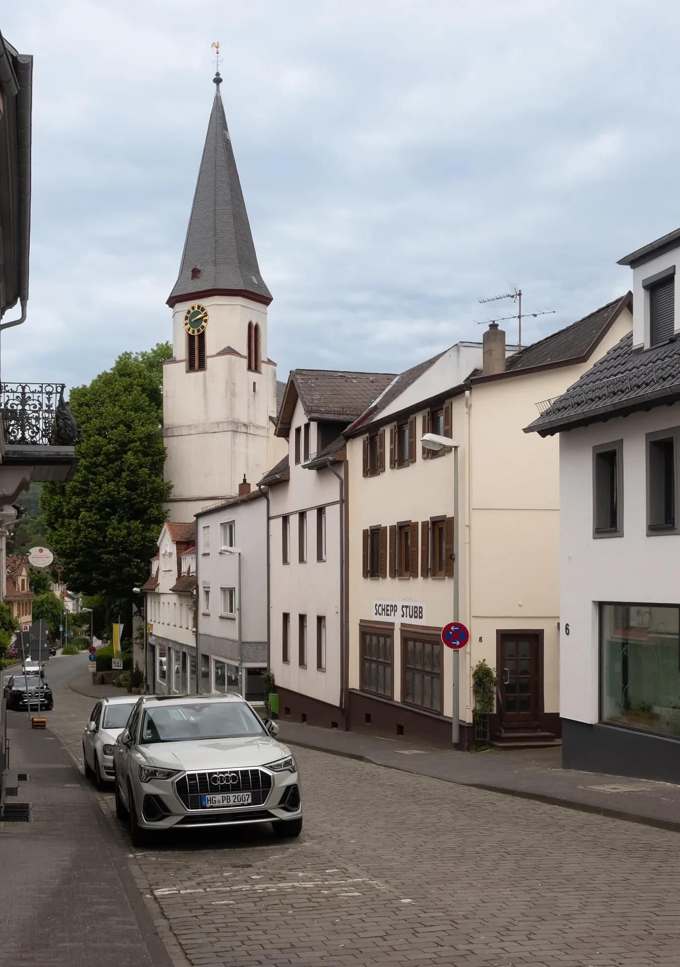 Kirchstraße mit der Kirche St. Marien in Königstein im Taunus