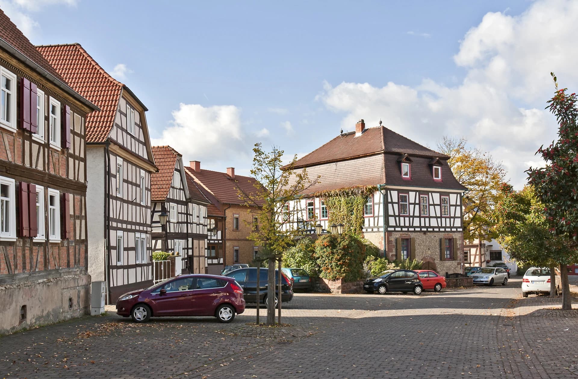 Fachwerkhäuser in der Kirchstraße im Ortsteil Niederrodenbach in Rodenbach