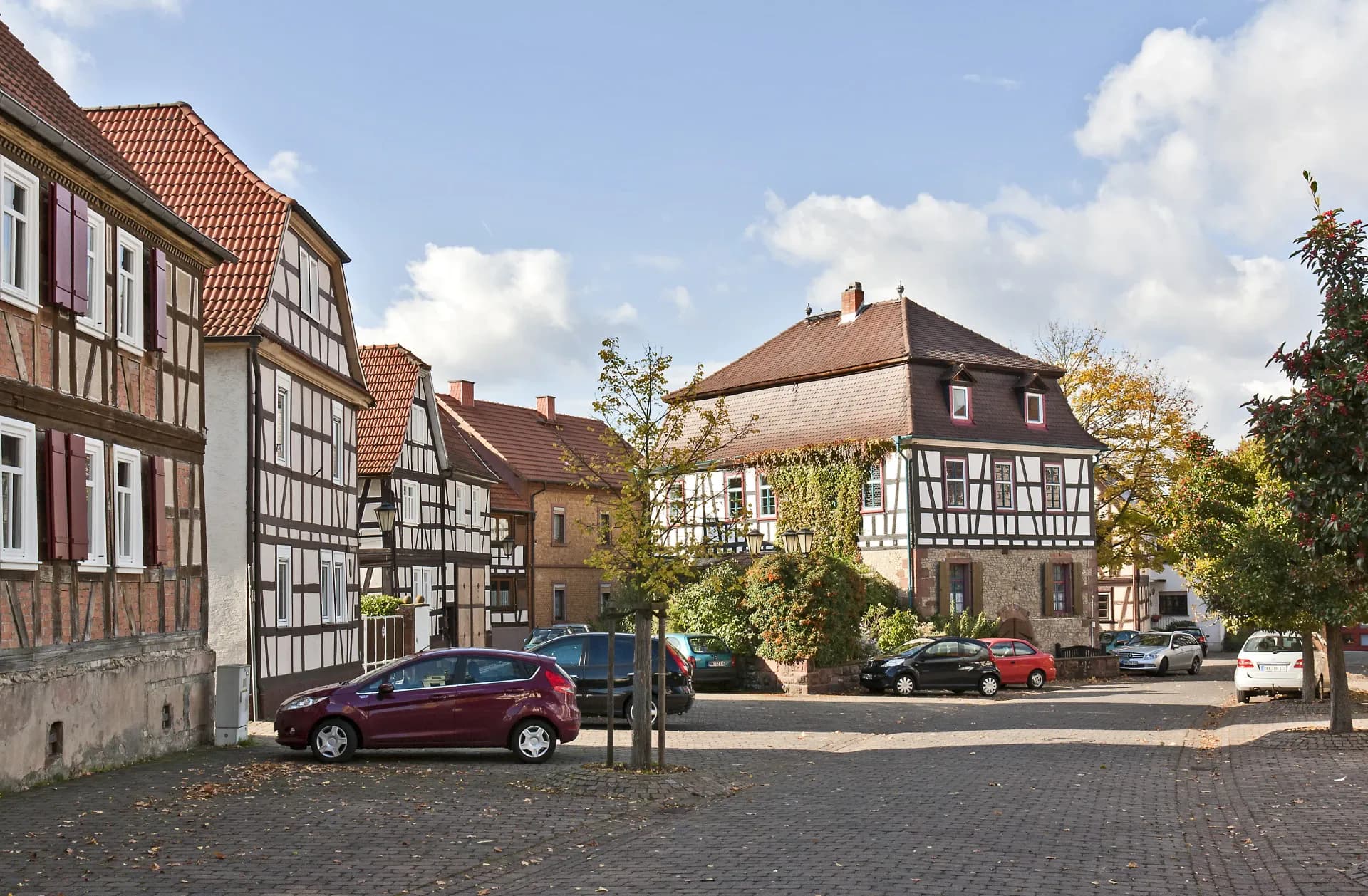 Fachwerkhäuser in der Kirchstraße im Ortsteil Niederrodenbach in Rodenbach