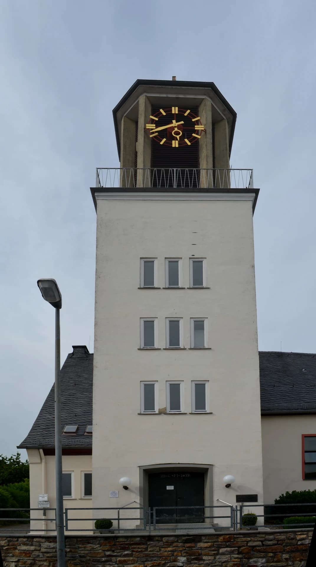 Kirchturm von St. Nikolaus in Oberursel-Oberstedten