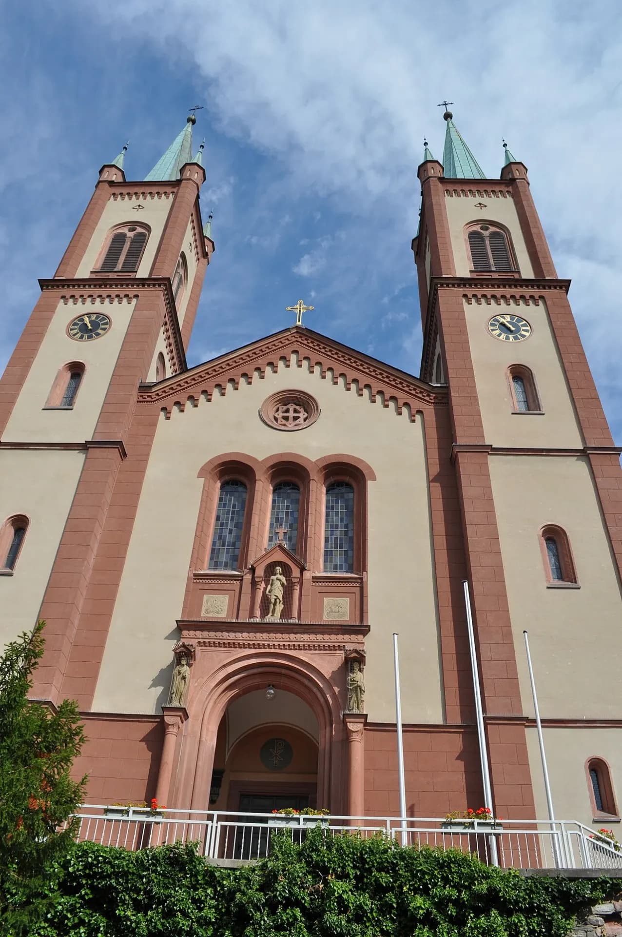 Taunusdom St. Johannes in Bad Homburg-Kirdorf
