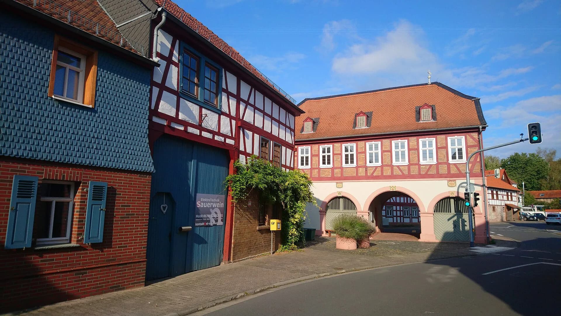 Torhaus und Ortsdurchfahrt in Kleestadt
