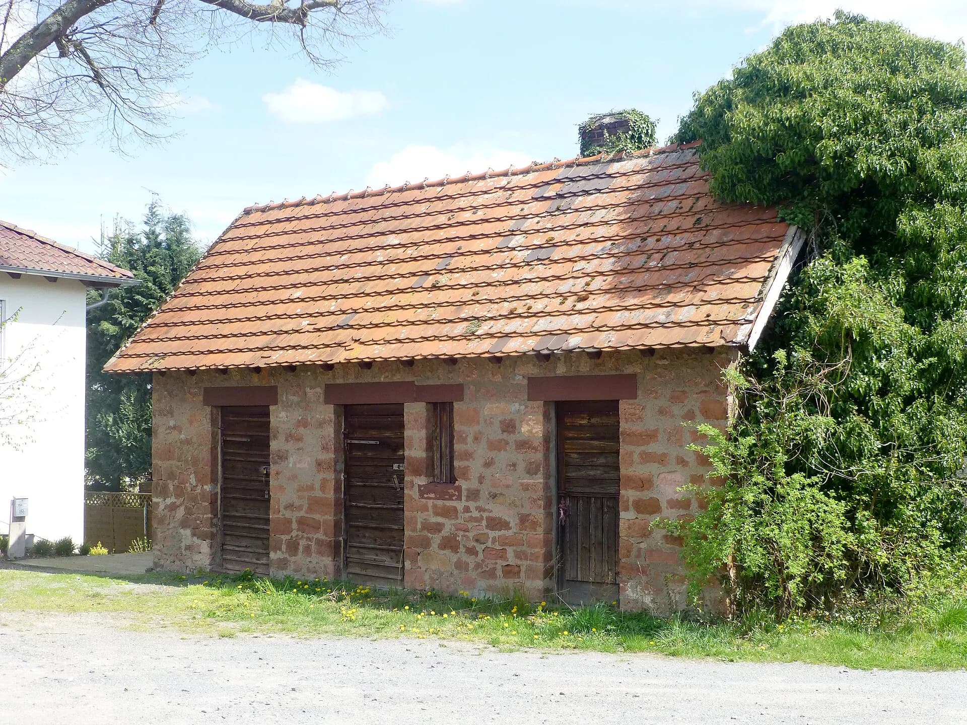 Bruchsteinhaus an der Kleestädter Straße in Babenhausen