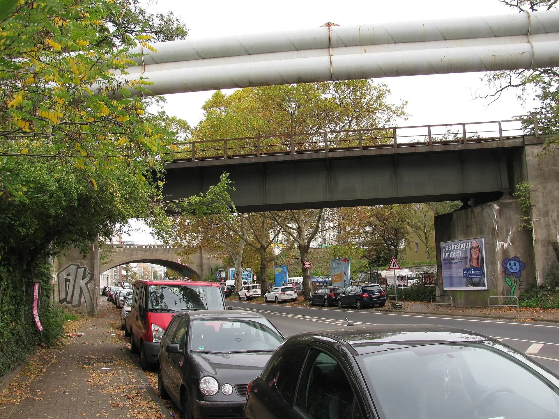 Bahnbrücke über die Kleyerstraße im Frankfurter Gallus