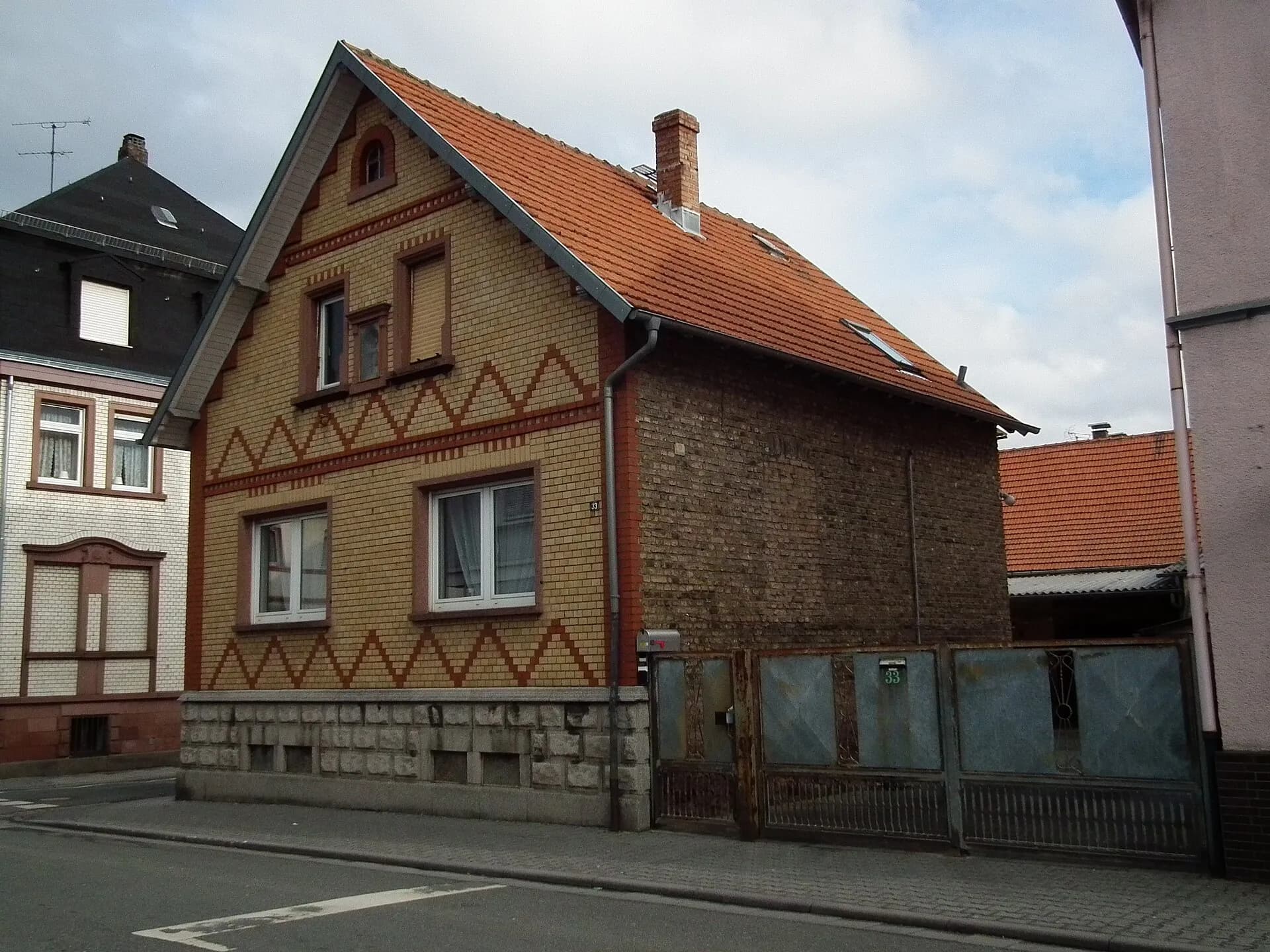 Wohnhaus mit Klinkerfassade in Rodgau-Jügesheim