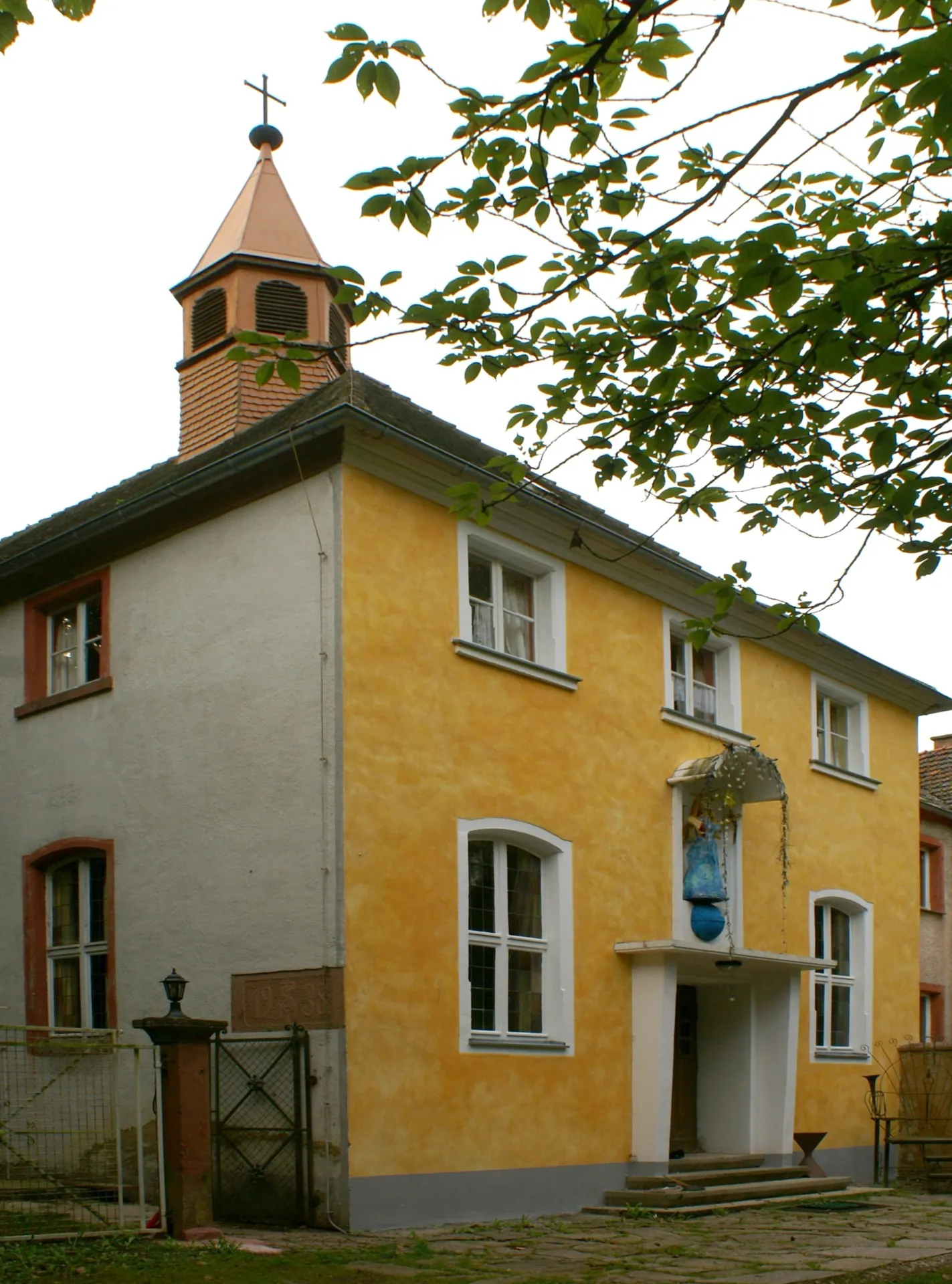 Klostergebäude am Reuschberg bei Schöllkrippen