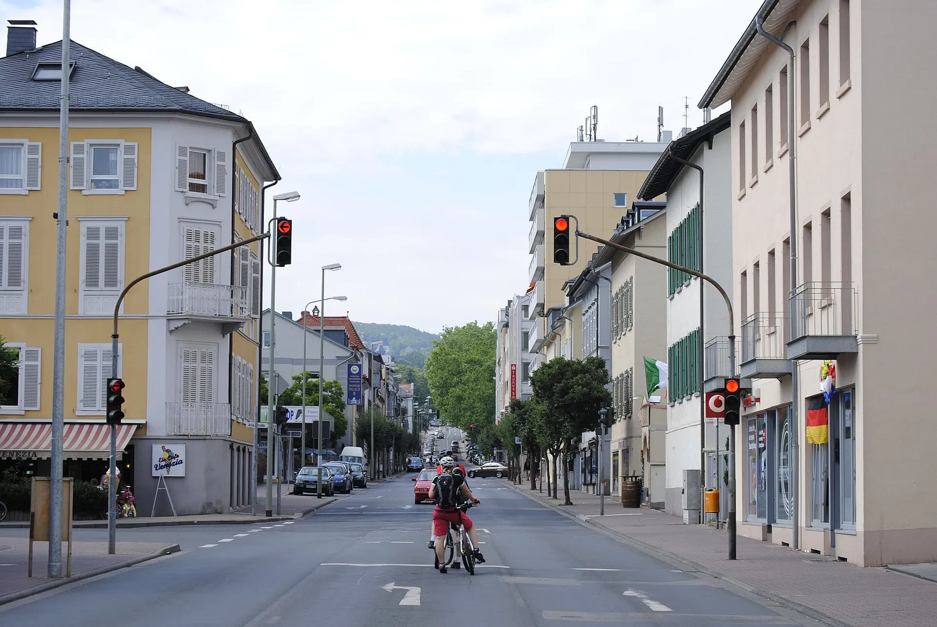 Geschäftszeile an der Königsteiner Straße in Bad Soden am Taunus