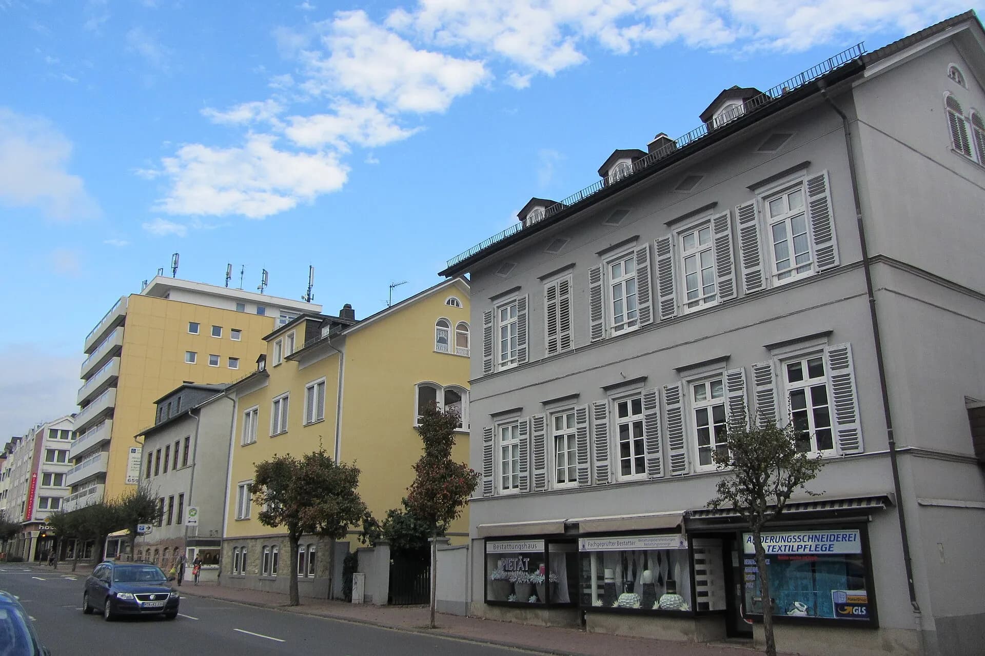 Ladenzeile an der Königsteiner Straße in Bad Soden am Taunus