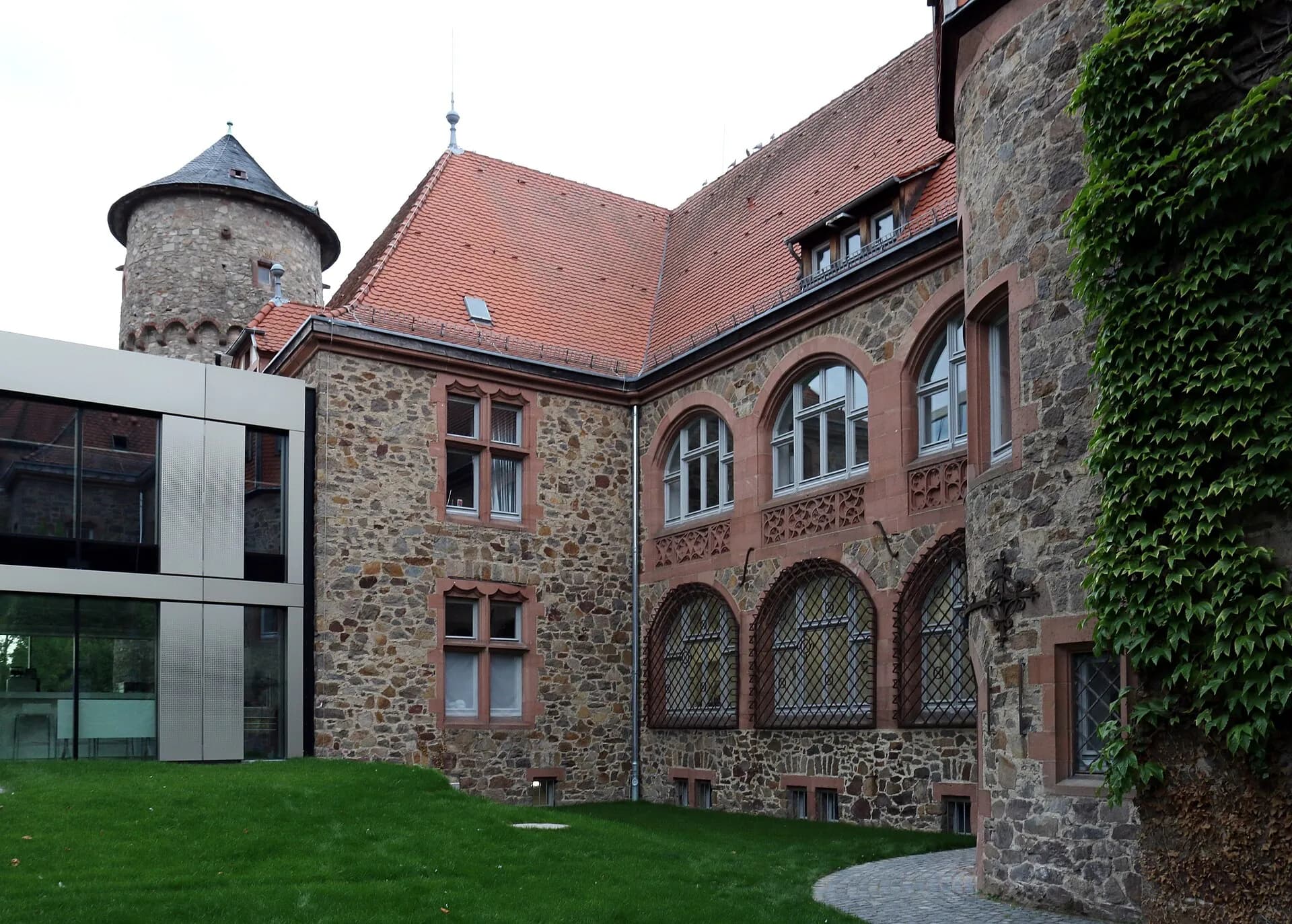 Rückseite des Kreisamts in Dieburg