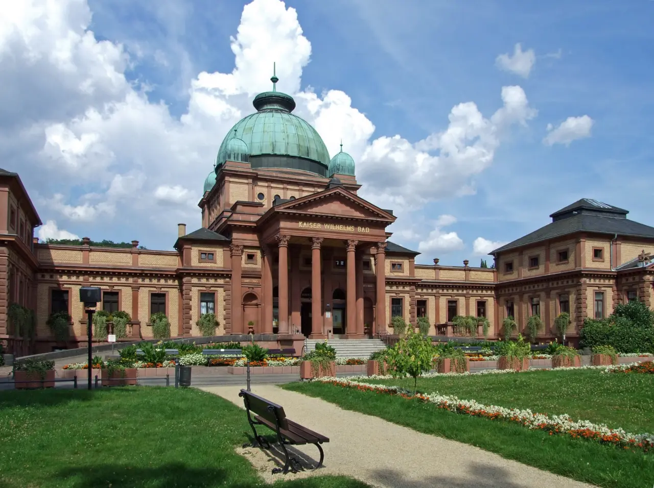 Kurpark mit Kaiser-Wilhelms-Bad in Bad Homburg