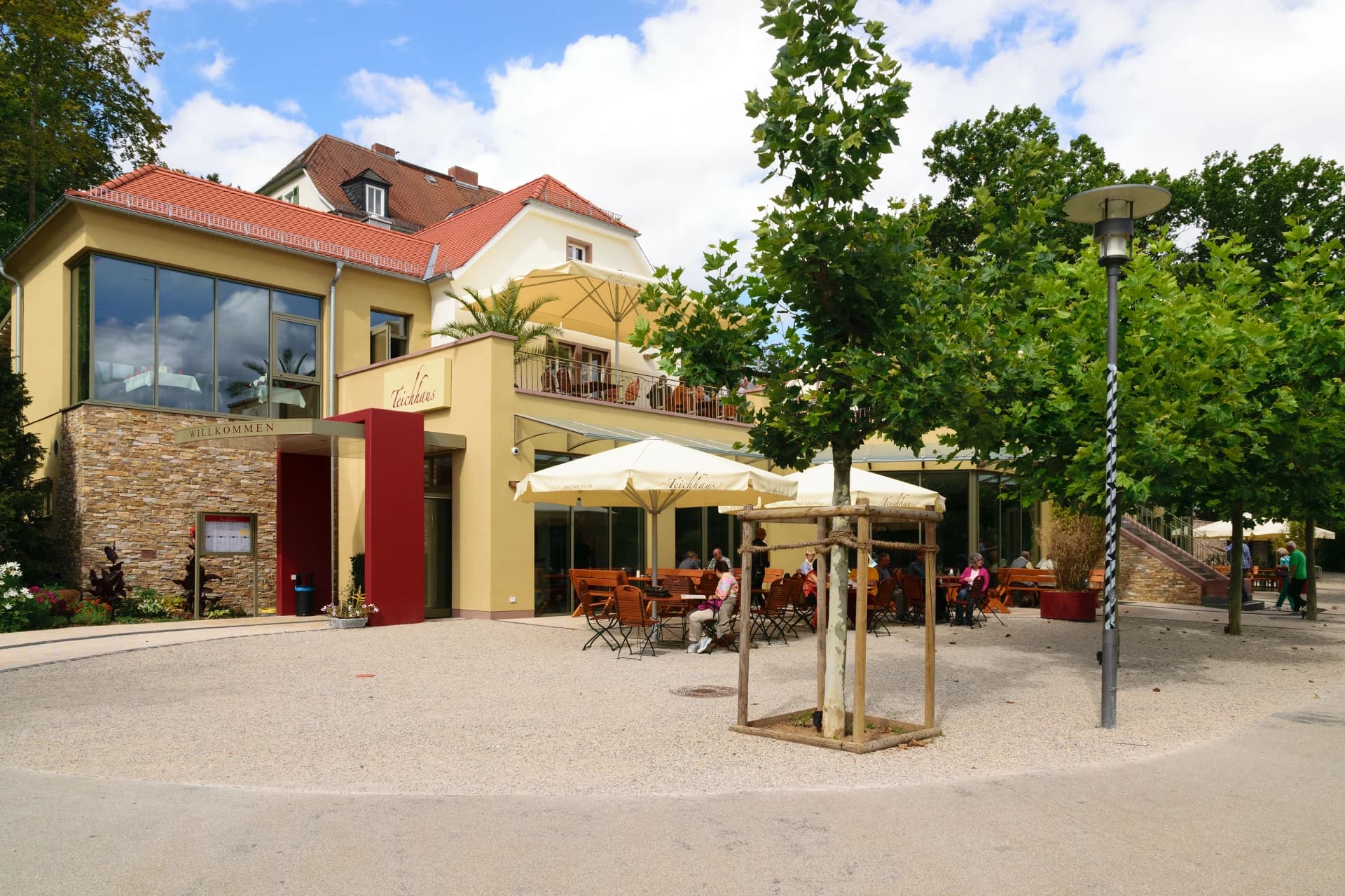 Terrasse am Teichhaus im Kurpark in Bad Nauheim