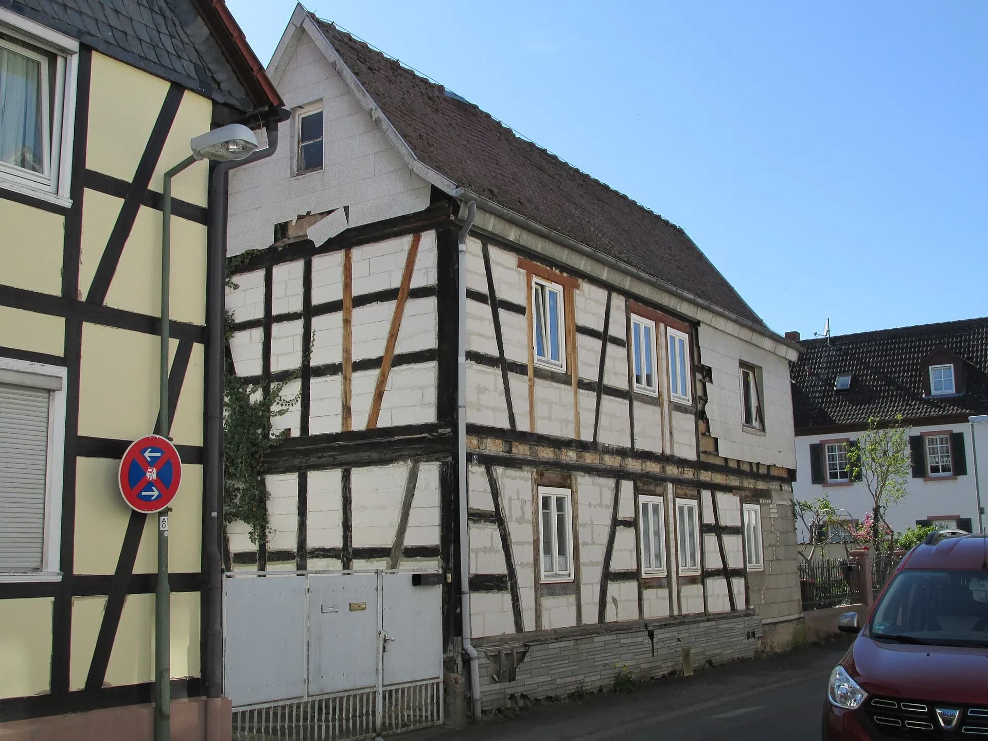 Fachwerkfront der Landgraf-Friedrich-Straße 2 in Offenbach-Rumpenheim