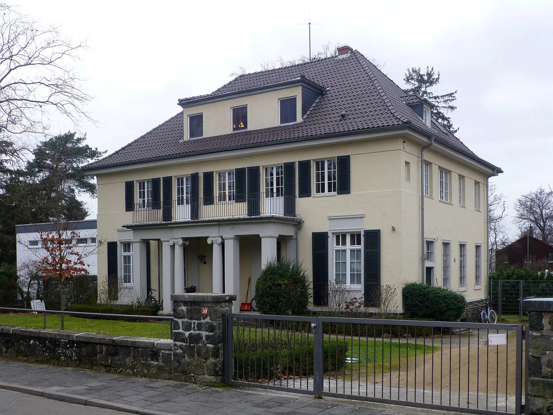 Landhaus in der Straße Am Elfengrund in Darmstadt-Eberstadt