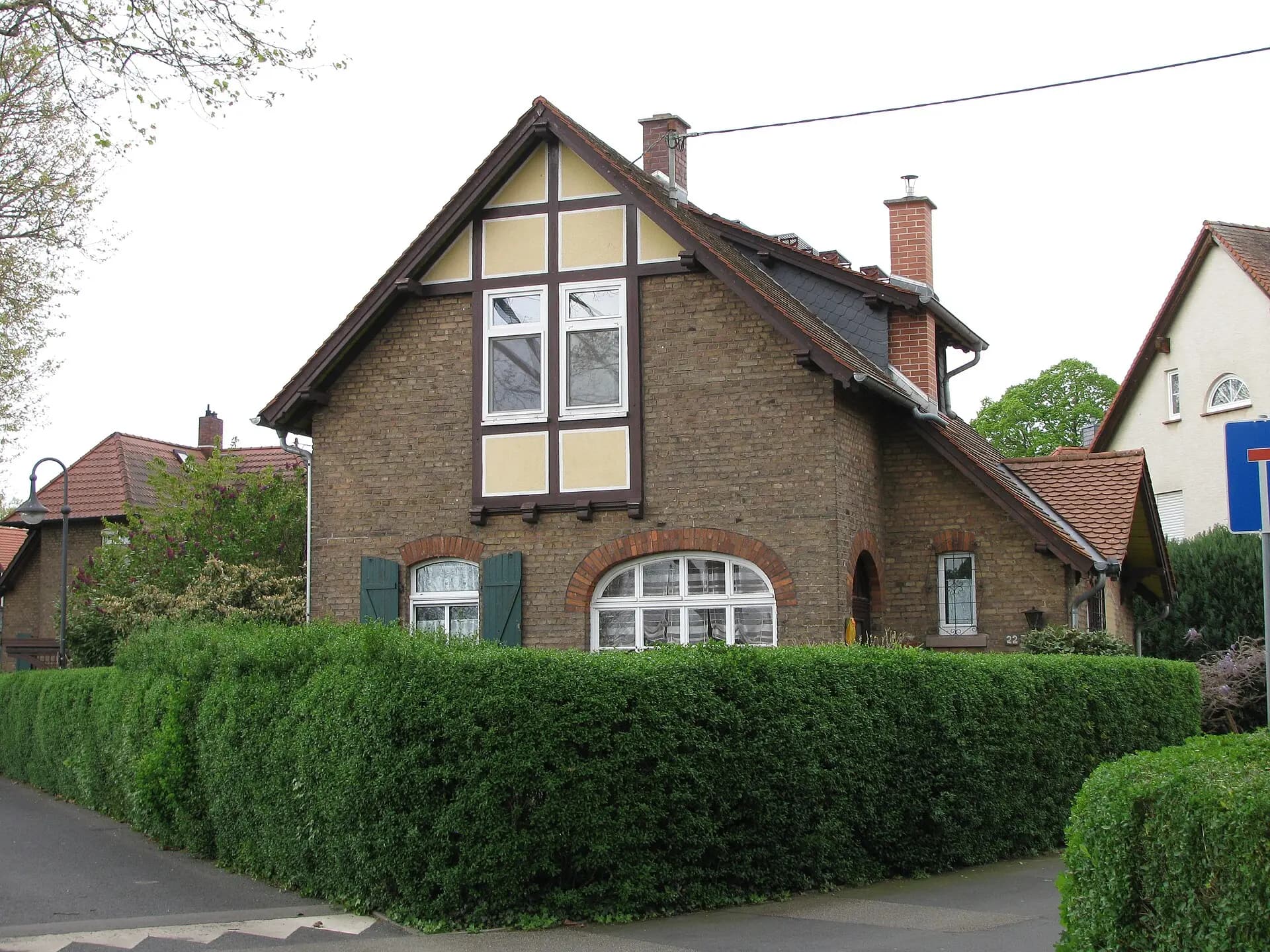 Landhaus Grasmückenweg 22 in Frankfurt-Unterliederbach