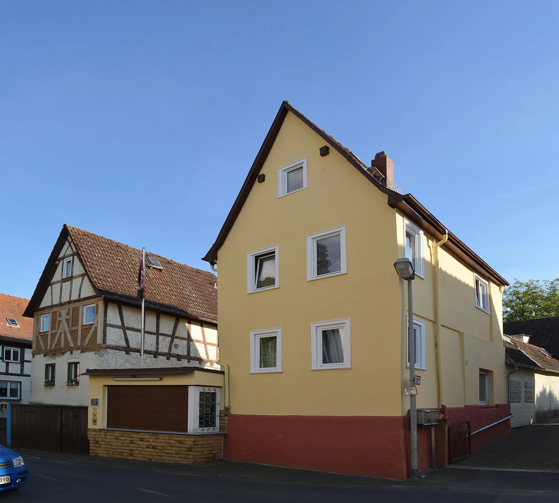 Wohnhaus Lange Straße 69 von der Straßenecke in Oberursel-Bommersheim