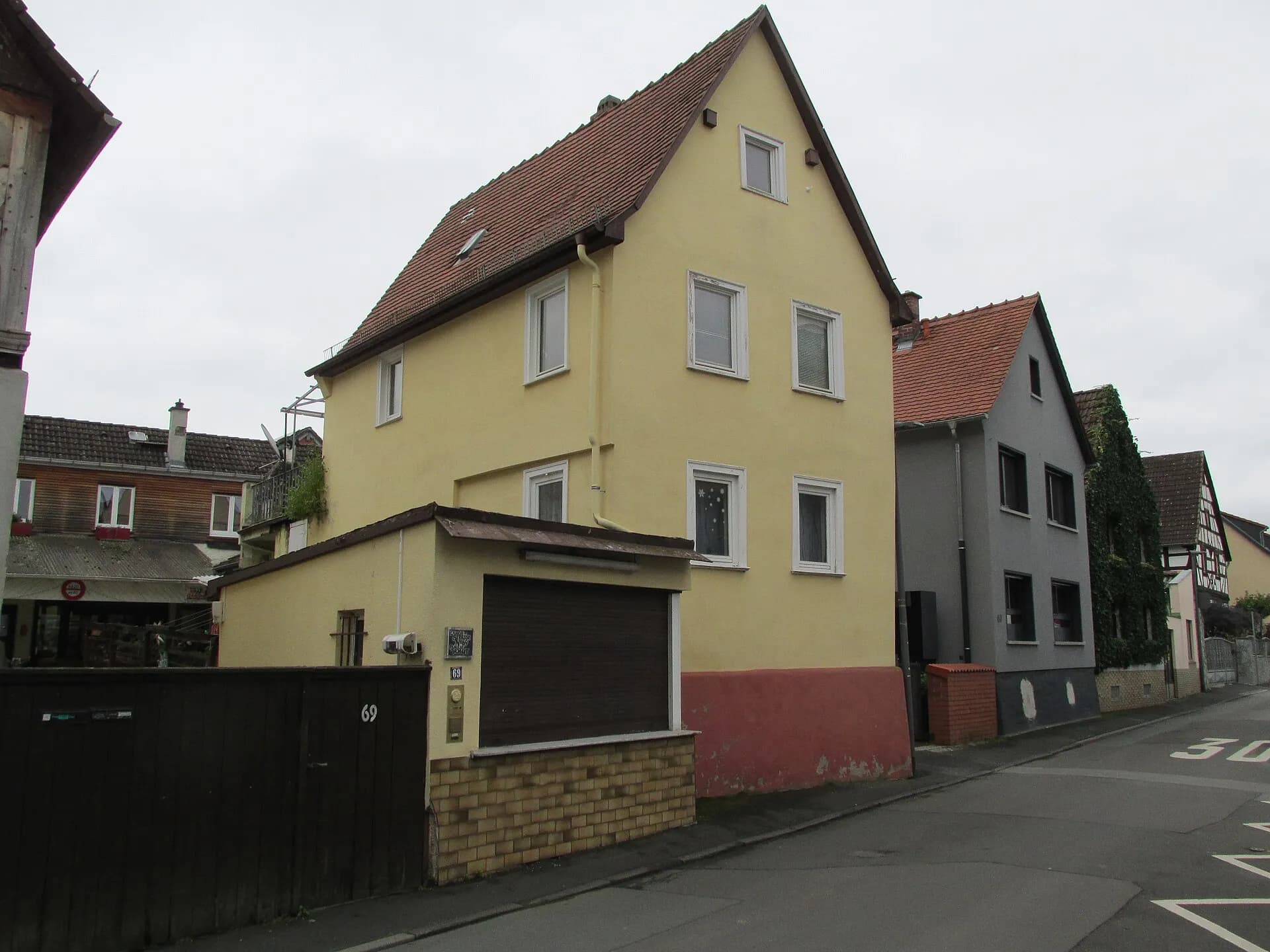 Lange Straße 69 von der Straße in Oberursel-Bommersheim