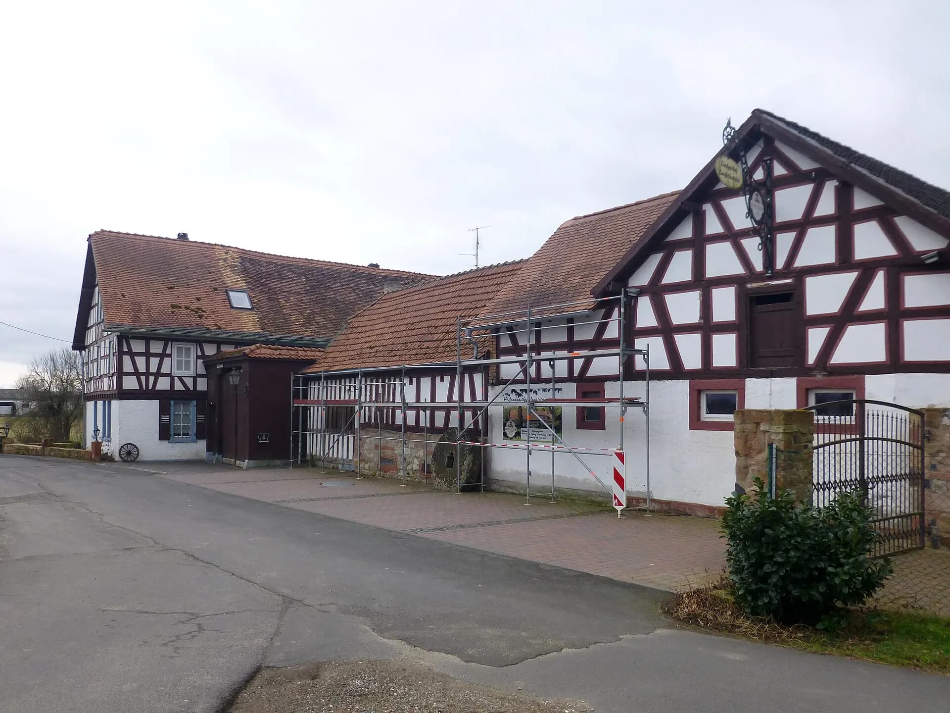 Hofanlage der Langfeldsmühle in Babenhausen-Hergershausen