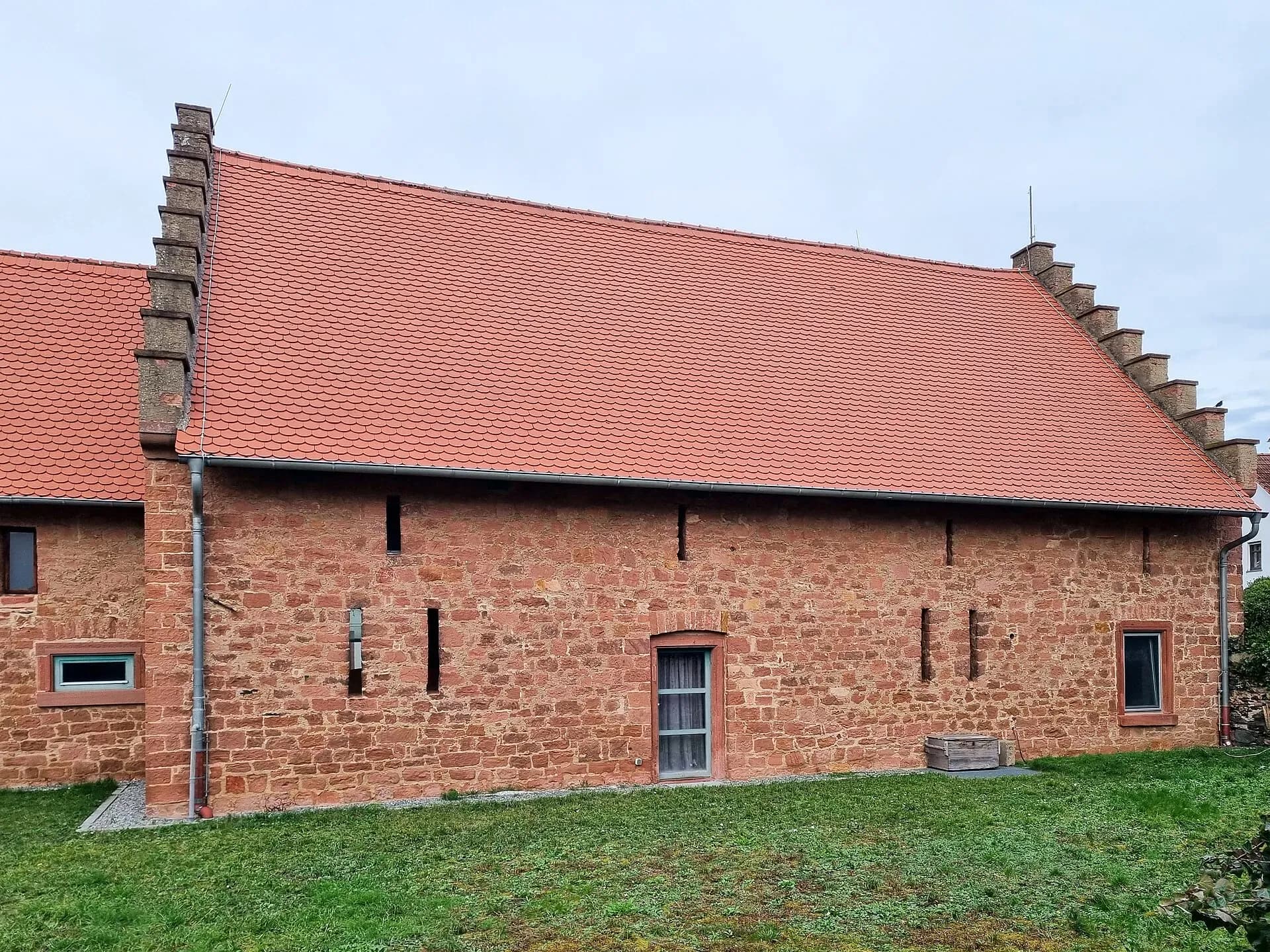 Sandsteinscheune in der Großen Pfarrgasse 7 in Babenhausen-Langstadt