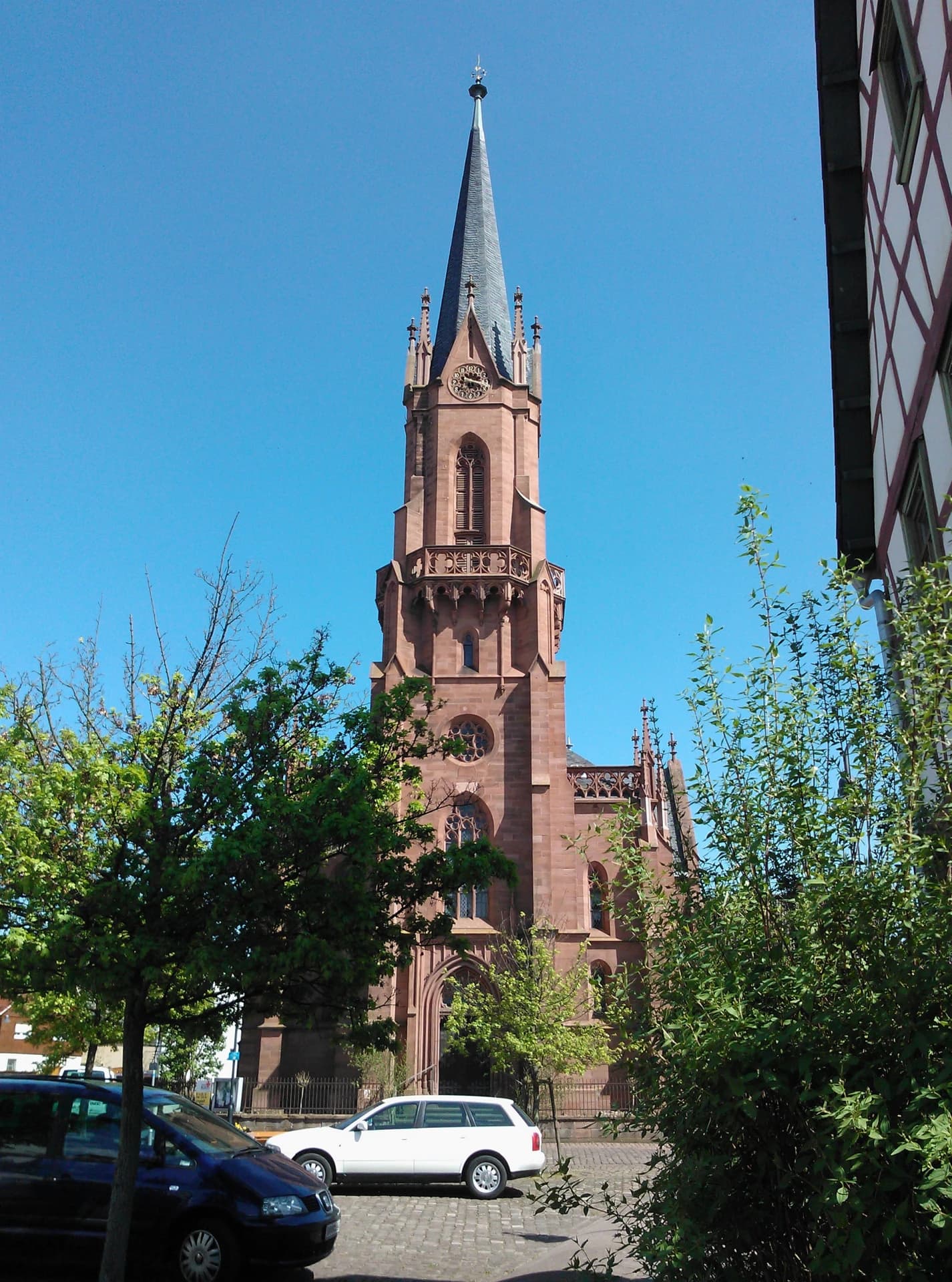 Neugotische Kirche in Babenhausen-Langstadt