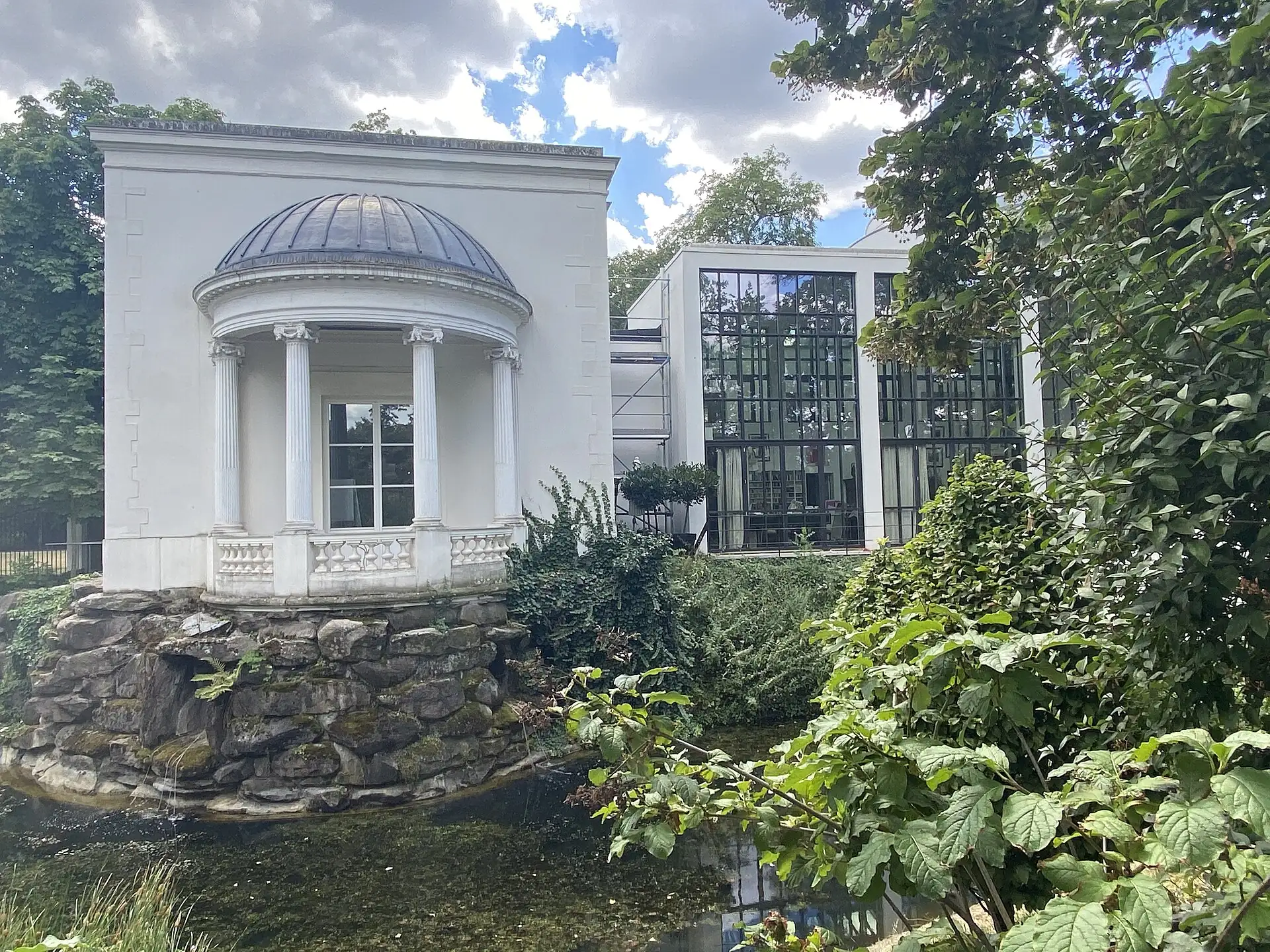 Lili-Tempel im Lili-Park in Offenbach