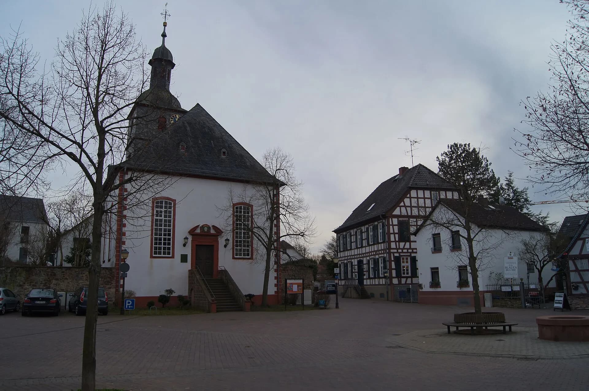Platzansicht des Lindenplatzes in Dreieich-Sprendlingen