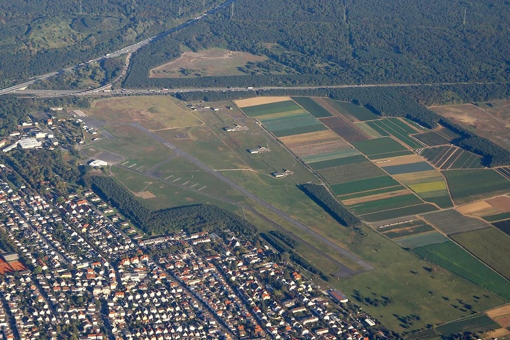 Luftbild des August-Euler-Flugplatzes bei Griesheim
