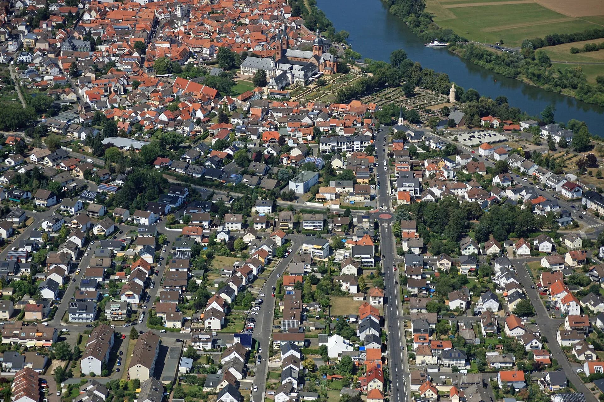 Luftbild der Altstadt von Seligenstadt