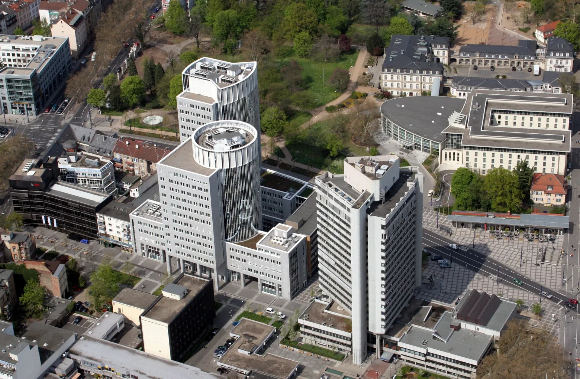 Hochhäuser der Offenbacher City aus der Luft