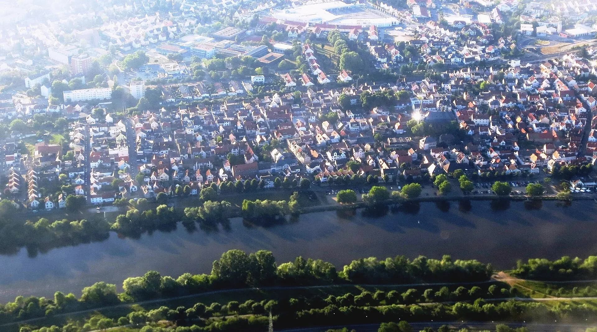 Luftbild von Flörsheim am Main